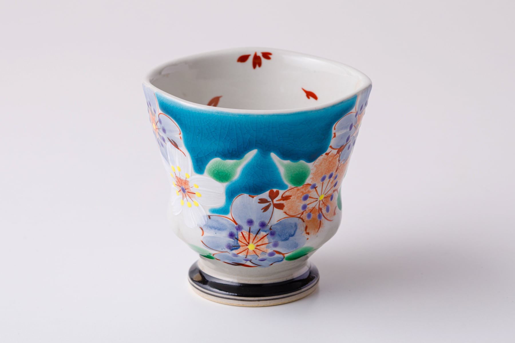 湯呑ペコ 桜の宴ブルー | 虚空蔵窯｜石川県能美市の九谷焼の窯元