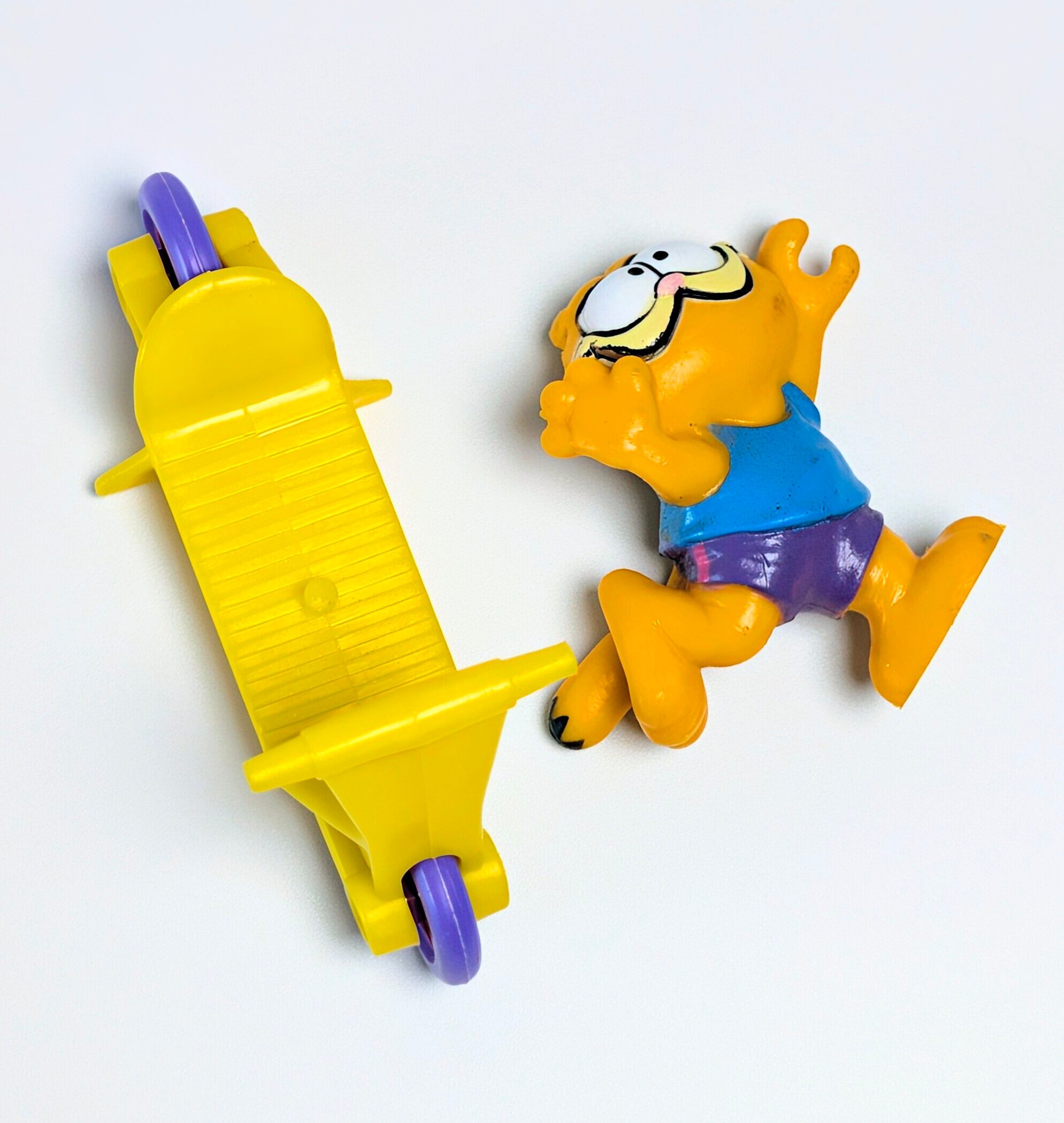 ☆ VINTAGE 1988 ☆【 McDonald's  ( マクドナルド ) 】1988年マクドナルドミールトイ 『 Garfield on Scooter（ガーフィールド オン スクーター）』〜スクーターで調子に乗るあいつ(笑)〜 / ミールトイ / ハッピーミール 〚アメリカン雑貨 アメトイ〛