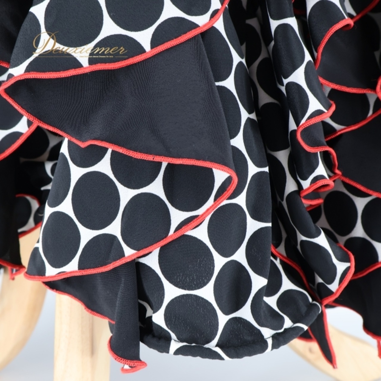 フラメンコ 衣装 ワンピース ドレス 黒 白 水玉 ドット MOLINA モリーナ ボランテ フリル 赤 ダンス パーティ 発表会 ブラック系 ホワイト フリルドレス 派手 可愛い ダンス衣装 イベント用 女性用 フェスティバル 衣装 ブラック ホワイト ドット柄 華やか パーティー用 踊り用 おしゃれ