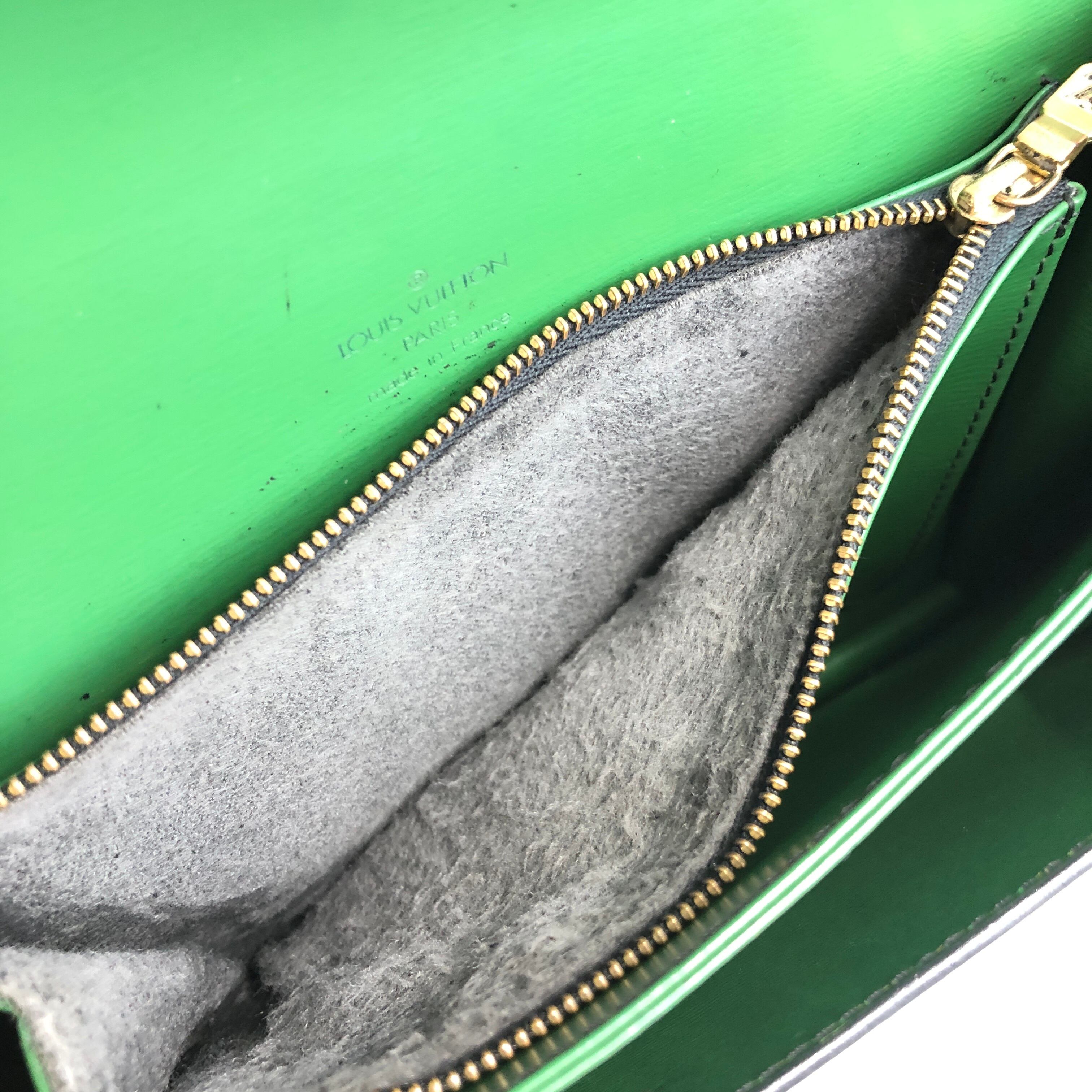 LOUIS VUITTON ルイヴィトン エピ ショルダーバッグ ブラック グリーン