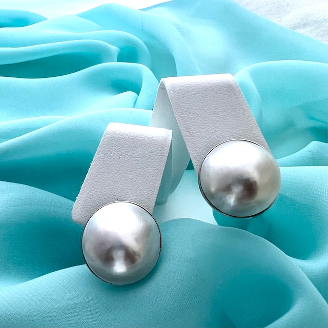 K18 W/G Mabe Pearl Earrings