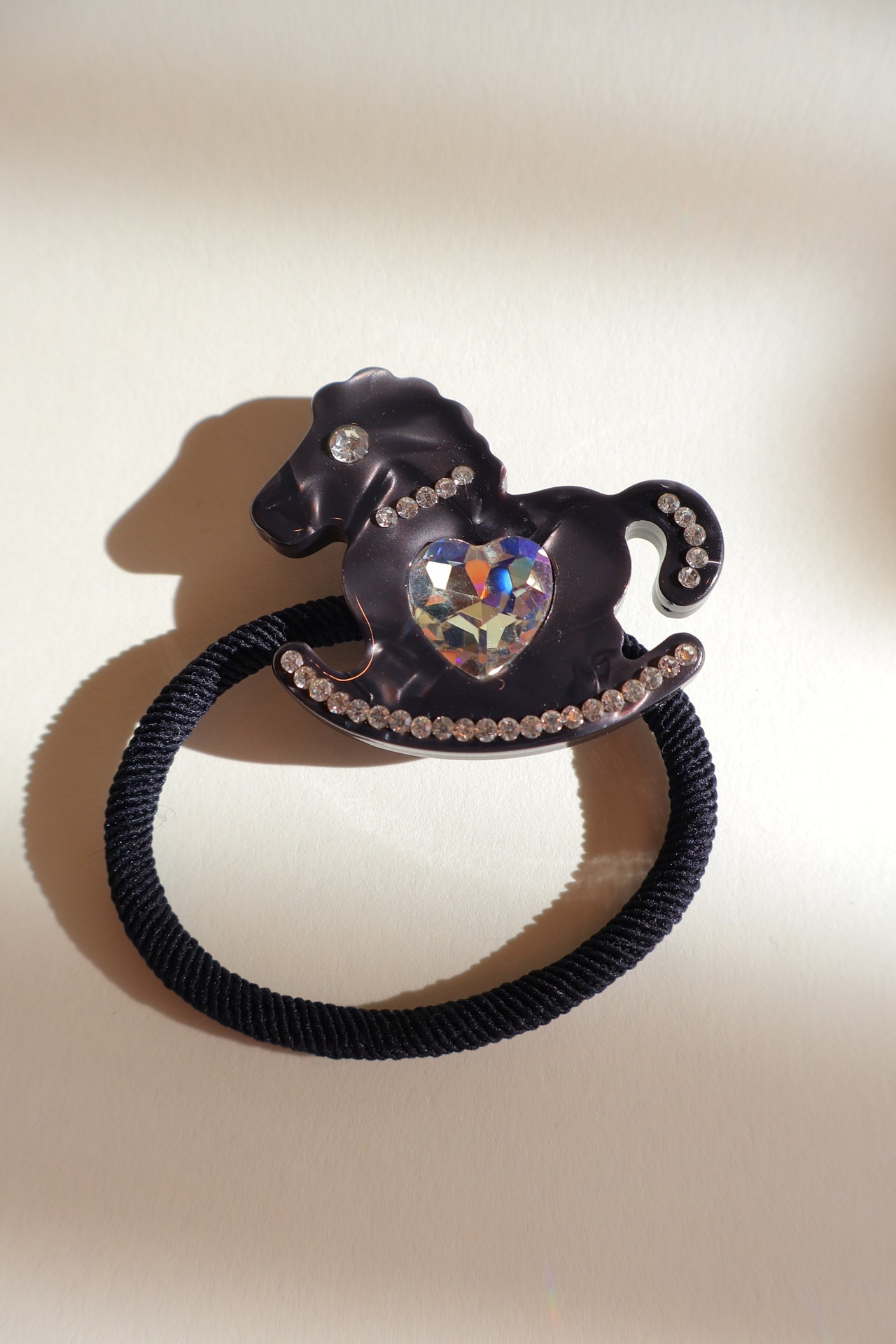 キラキラ木馬　ヘアゴム