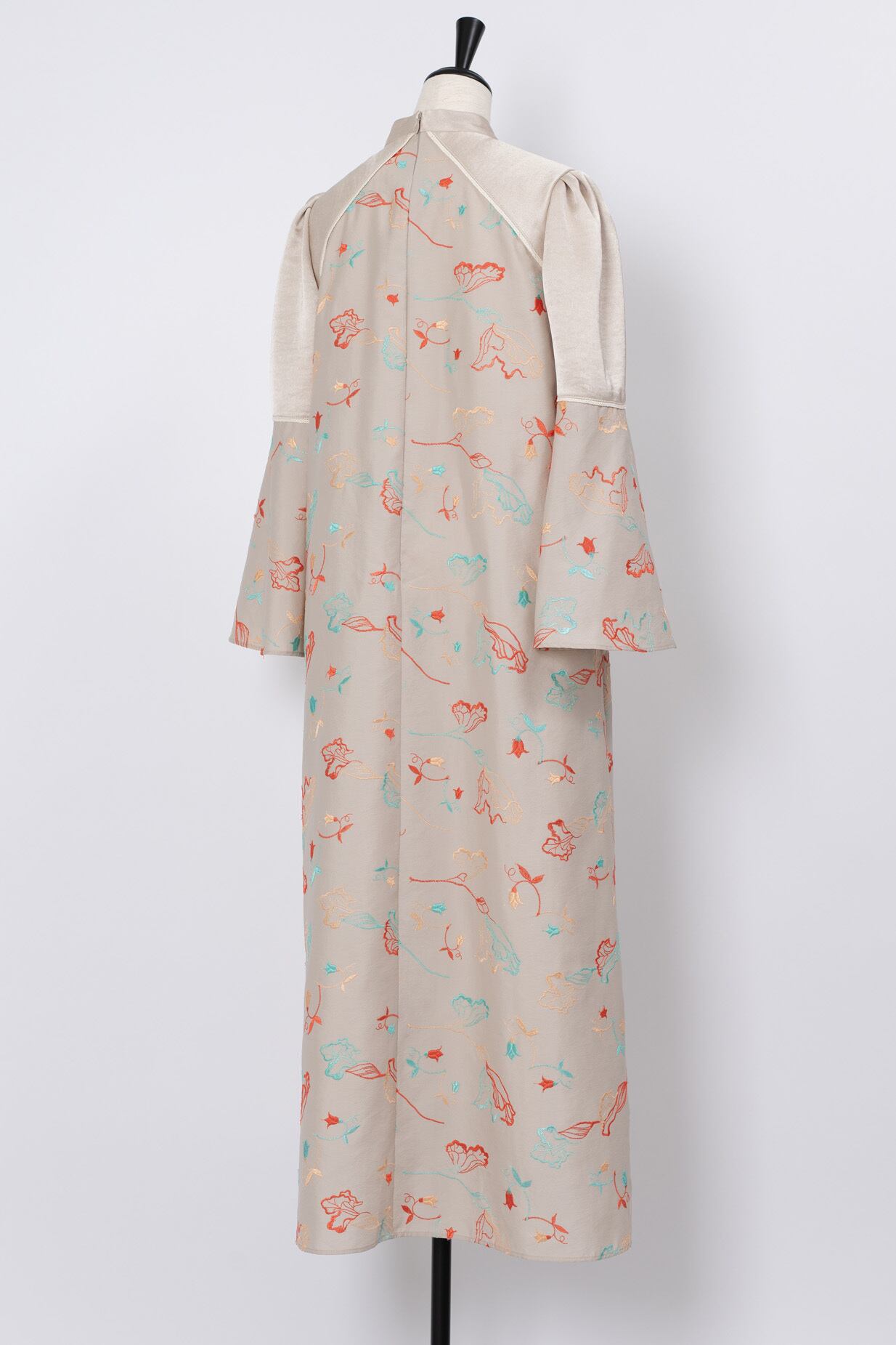 Flower Mirror Embroidery Mix Dress BEIGE | Arobe OFFICIAL ONLINE STORE