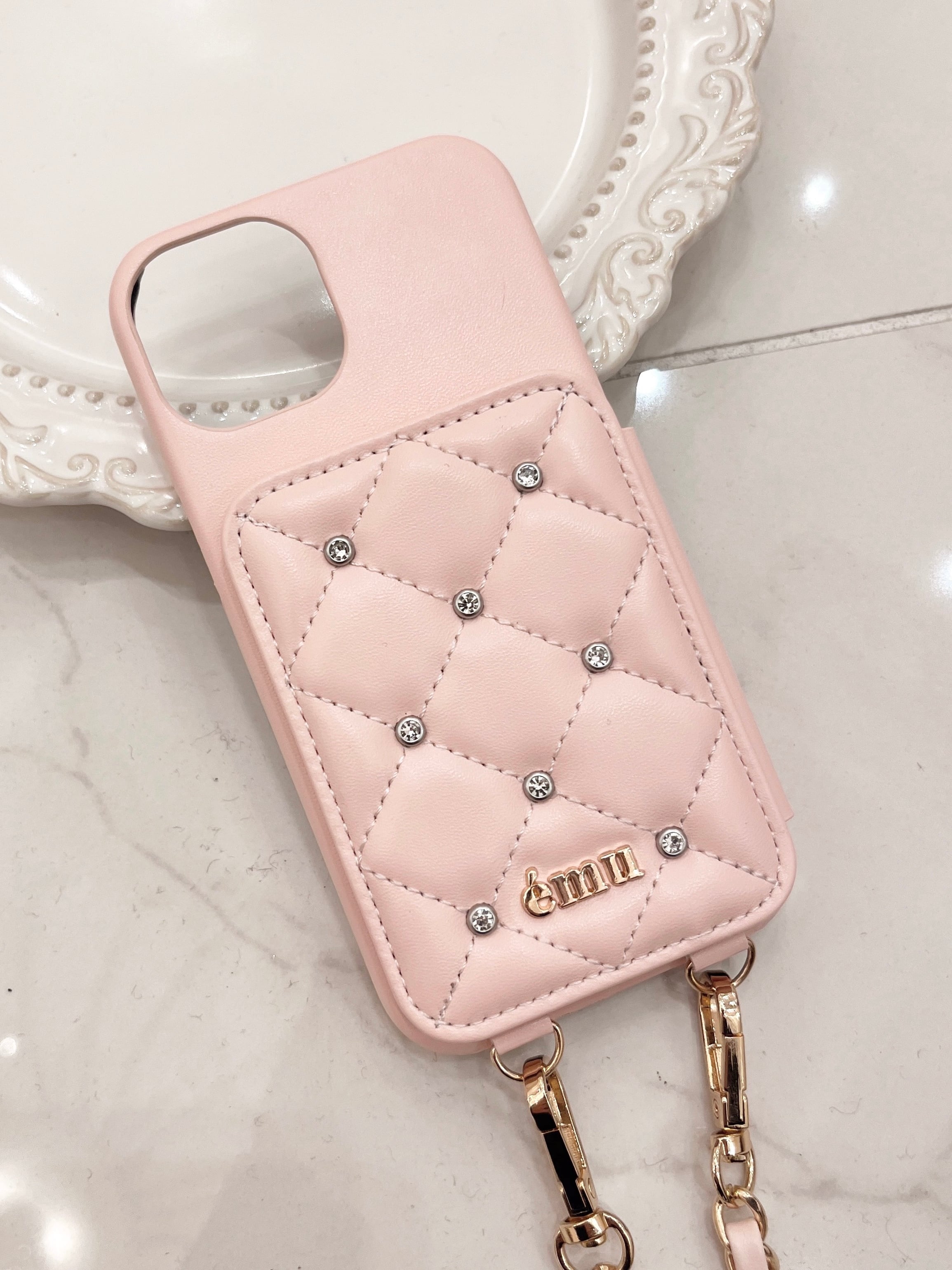 ému ピンク キルティング iPhoneケース 15 ÉMU ピンクキルティングiPhoneケース | emu.official.store