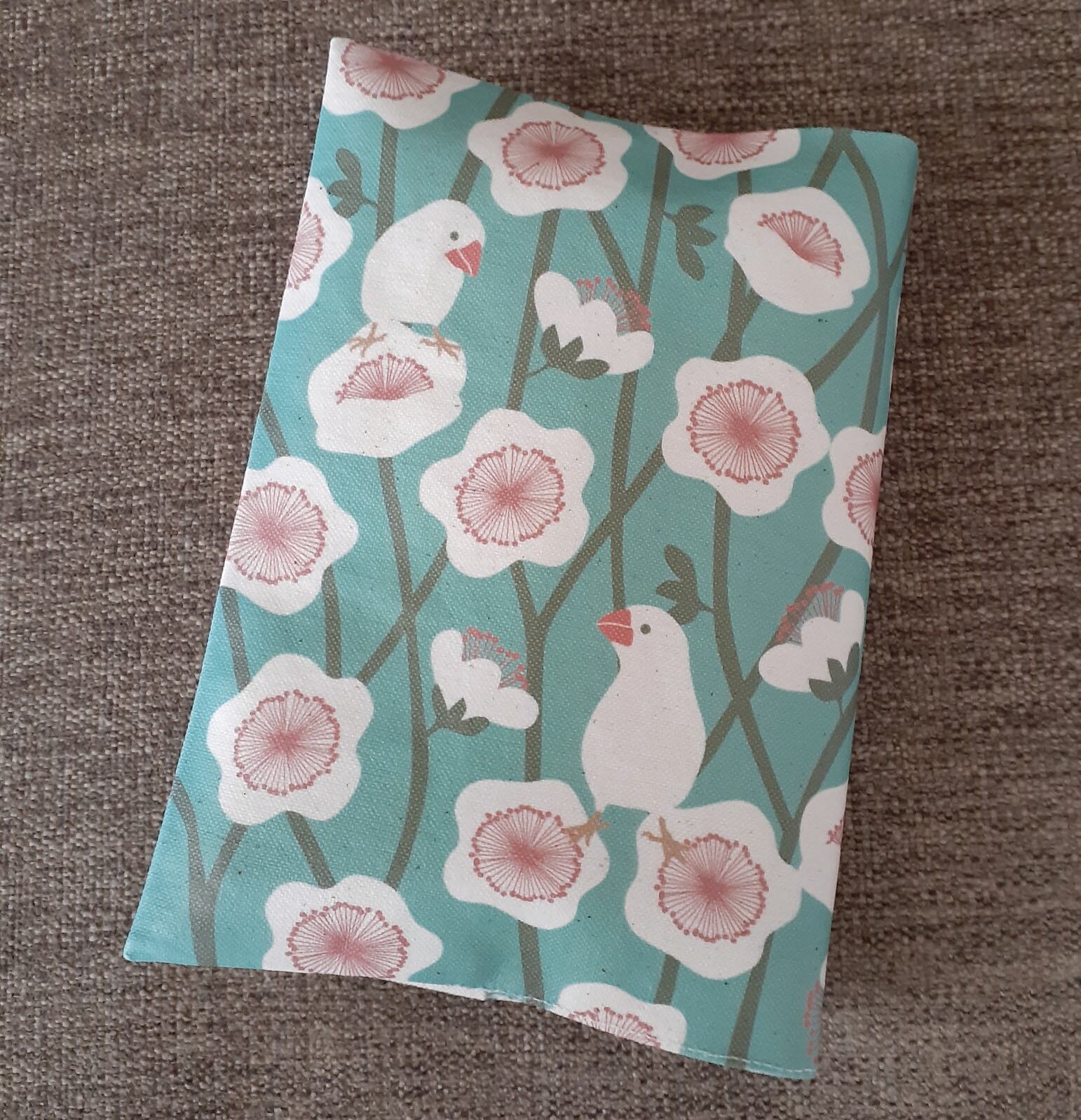 TORINOS 　エチケットケース　マスクケース　仮置きマスクケース付　衛生用品入　ブックカバー　ツバメ　インコ　文鳥　オウム　鳥