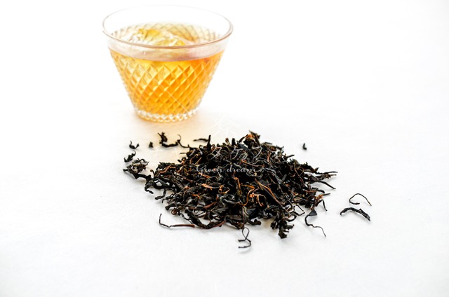 219 和紅茶 茶葉と水色