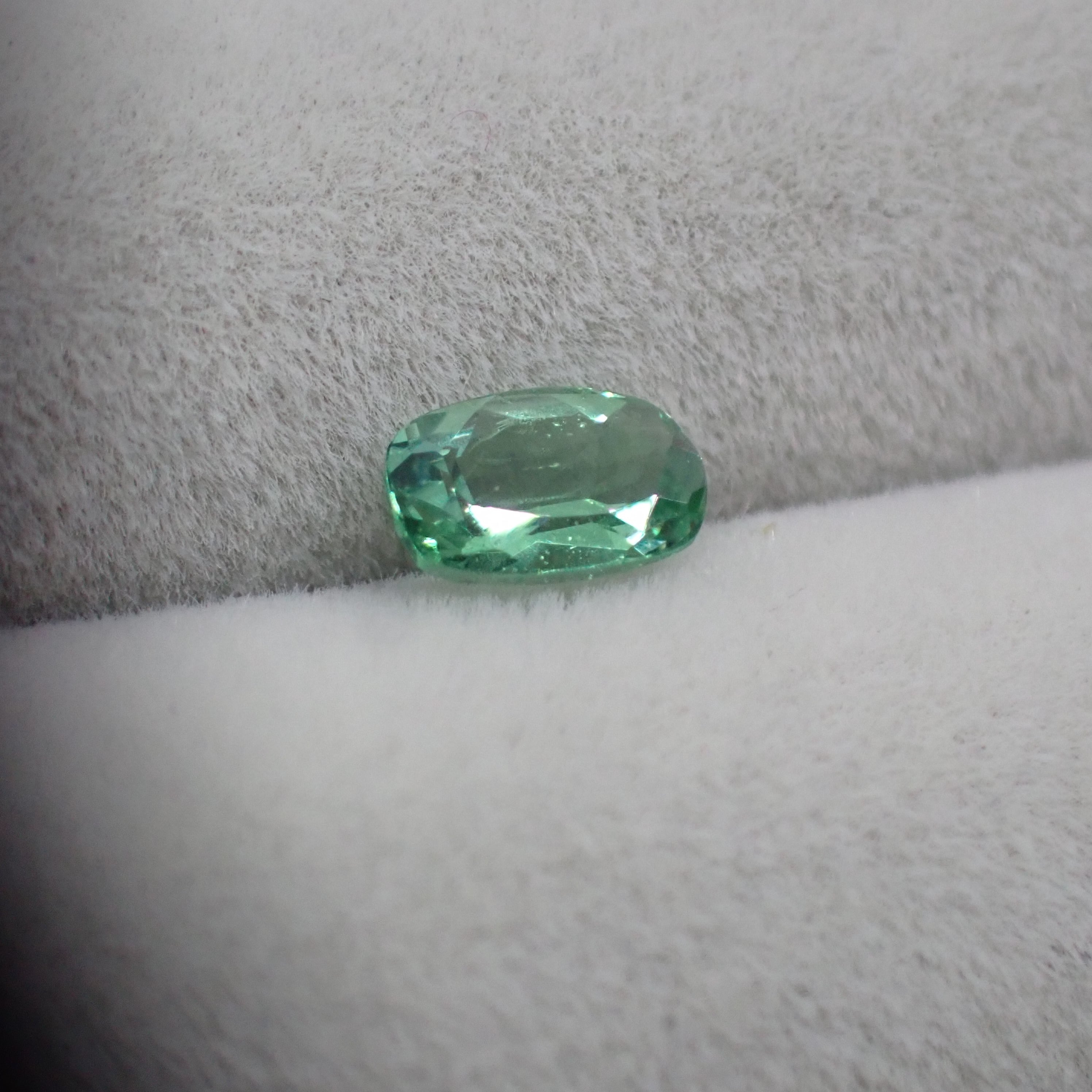 美しきミントカラー☆コーネルピン 0.325ct | 宝石ルース販売 美しきミントカラー☆コーネルピン 0.325ct | 宝石ルース販売