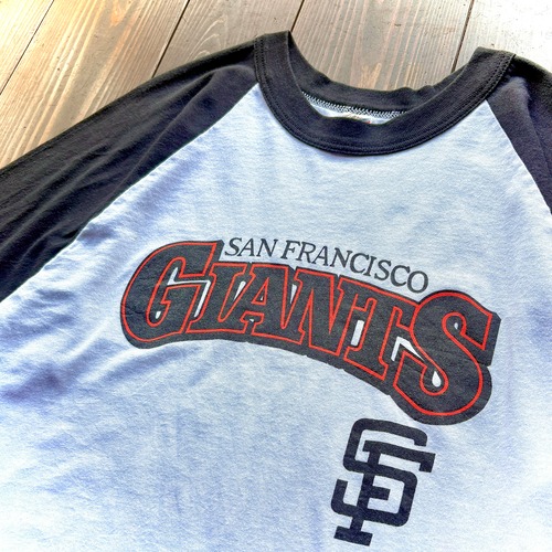 90's  SAN FRANCISCO GIANTS Raglan Baseball T-Shirt / Size　LARGE - MADE IN U.S.A -