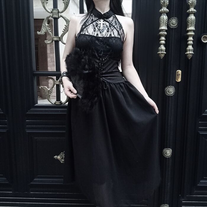 ゴスロリ ワンピース ロング丈 ホルターネック メタル十字架 フロント編み上げ レース 病みかわいい サブカル系専門店 Ladies Fashion Seasonz