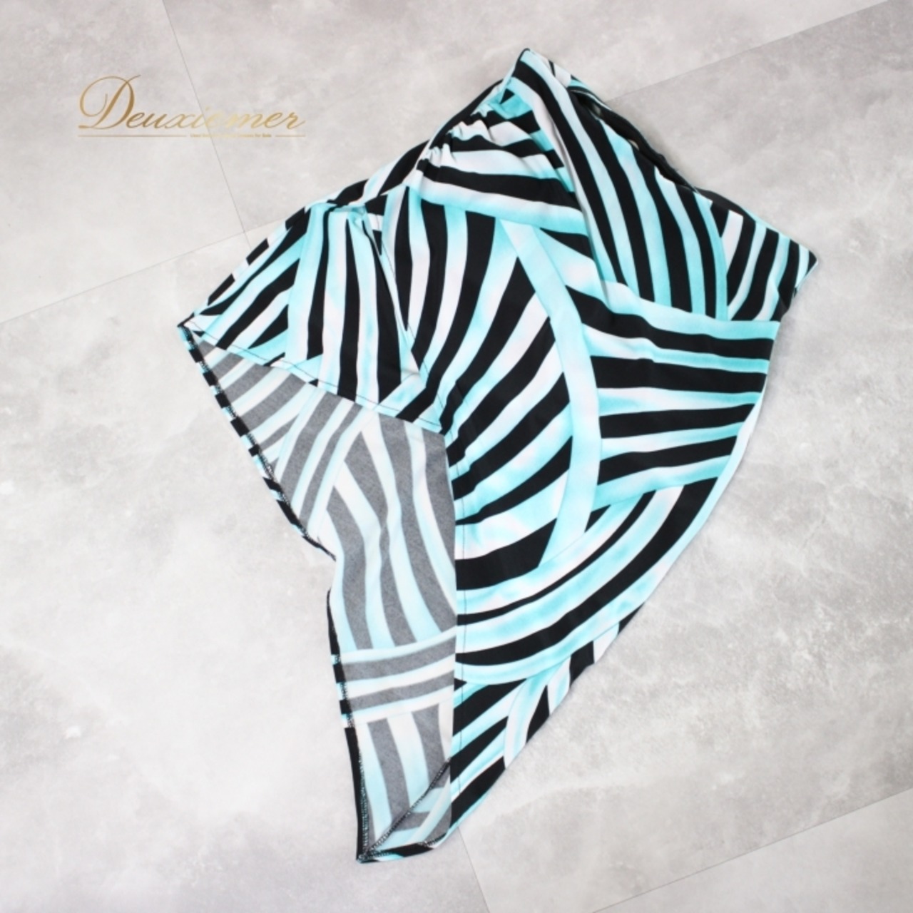 社交ダンス 衣装 ラテン スカート レッスンウェア 練習着 オールシーズン チャコット Chacott 黒 水色 白 ブラック系 ホワイト系 ライトブルー系 脚長 おしゃれ お出かけ ダンス用 大人 ストレッチ 伸縮性 楽チン お洒落 綺麗 使いやすい おすすめ レディース ユニセックス 体型カバー ファッション コーディネート スポーツウェア 人気 新作