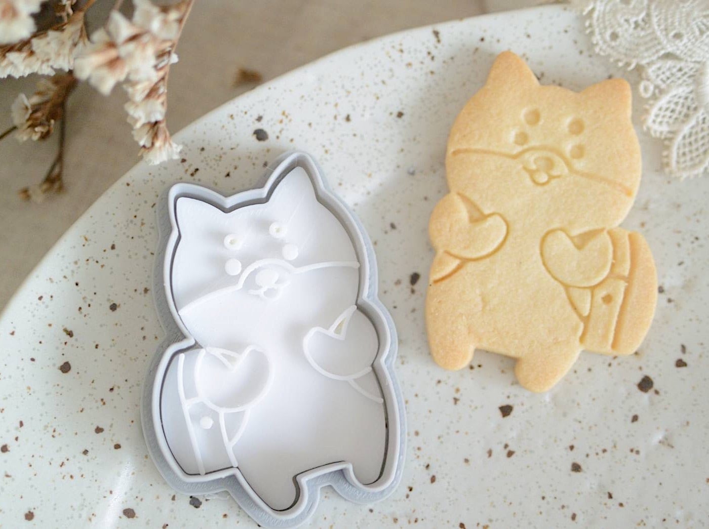 クッキー① 焦がしバターの苺ワッフルクッキー – MDホールディングス