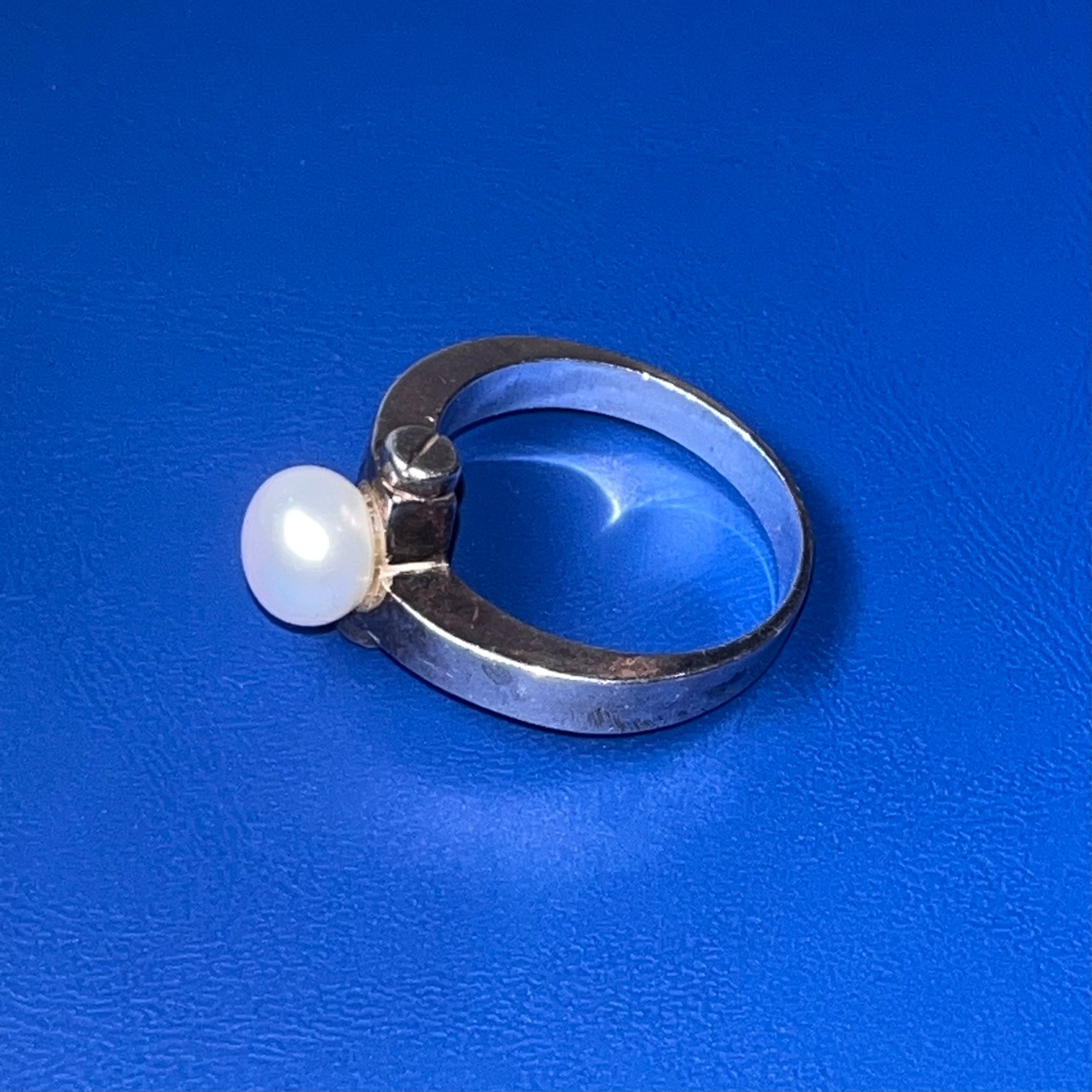 vintage silver coil design ring set with fake pearl