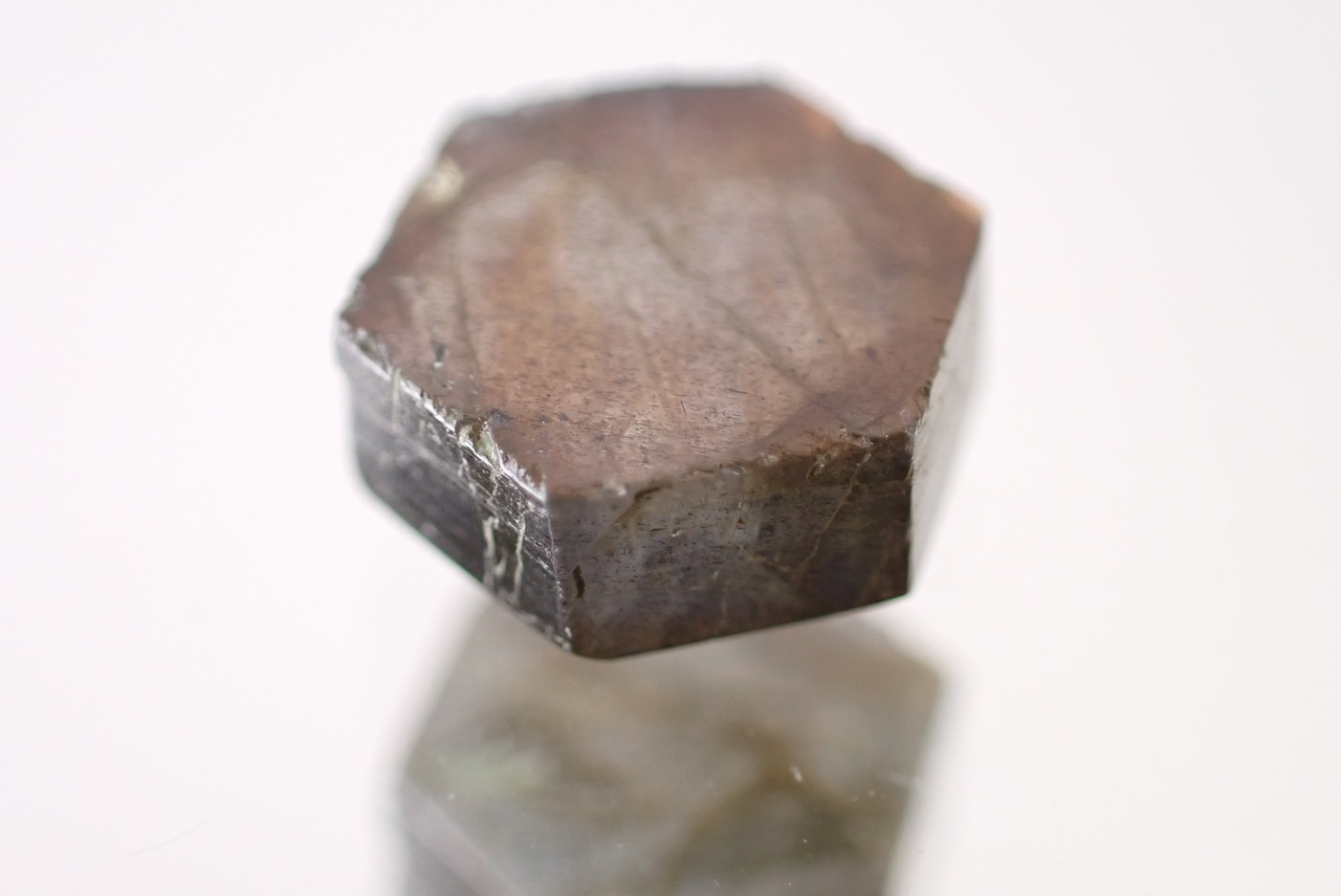 マダガスカル産ラブラドライト　1.26ct　 [D9-87]