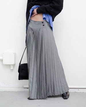 1980s Euro vintage - pleated skirt with detachable front panel