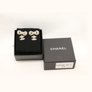 CHANEL ピアス A42648 GD アクセサリー リボン ココマーク　ゴールド 