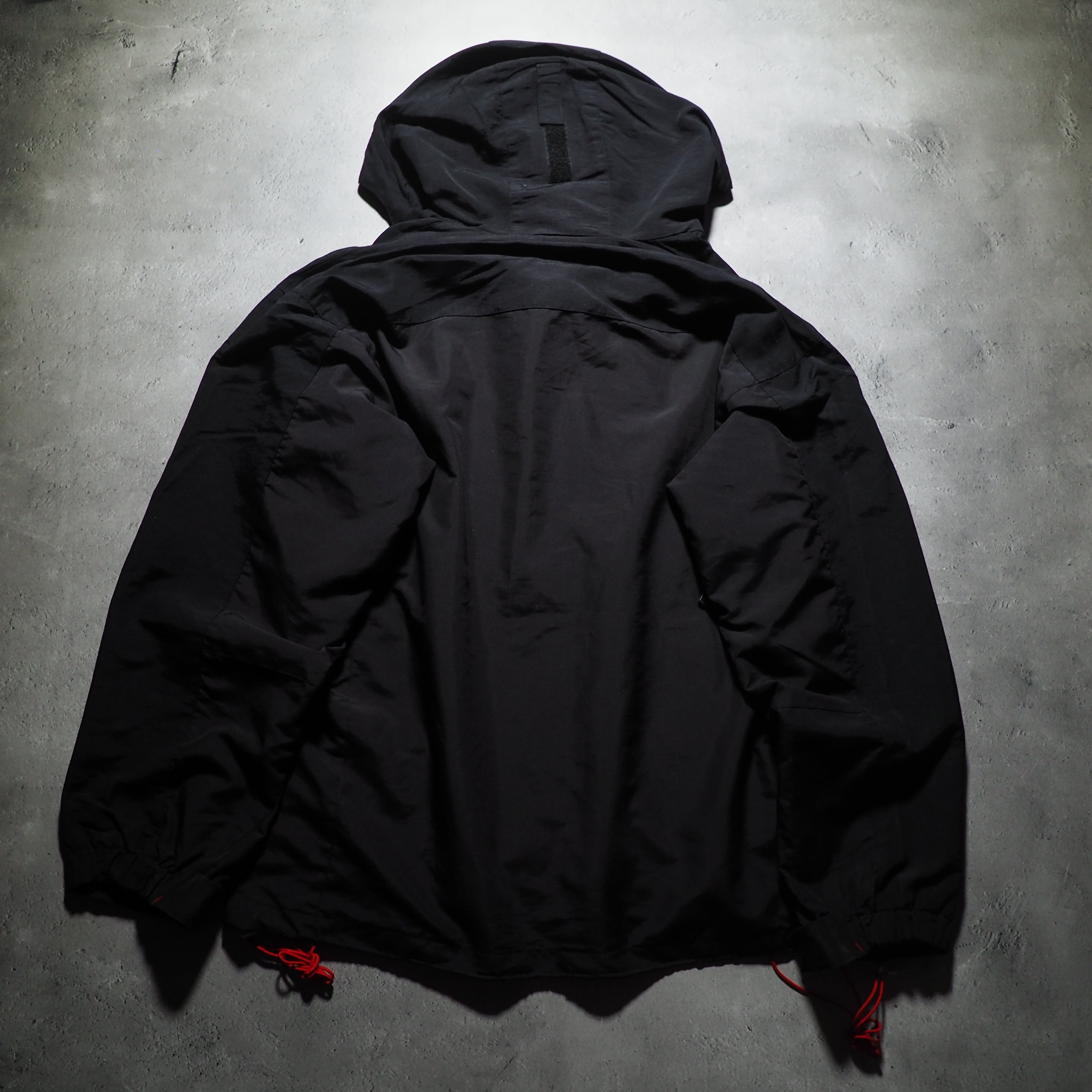 1990s ” Marlboro ” Black nylon technical vintage loose mountain