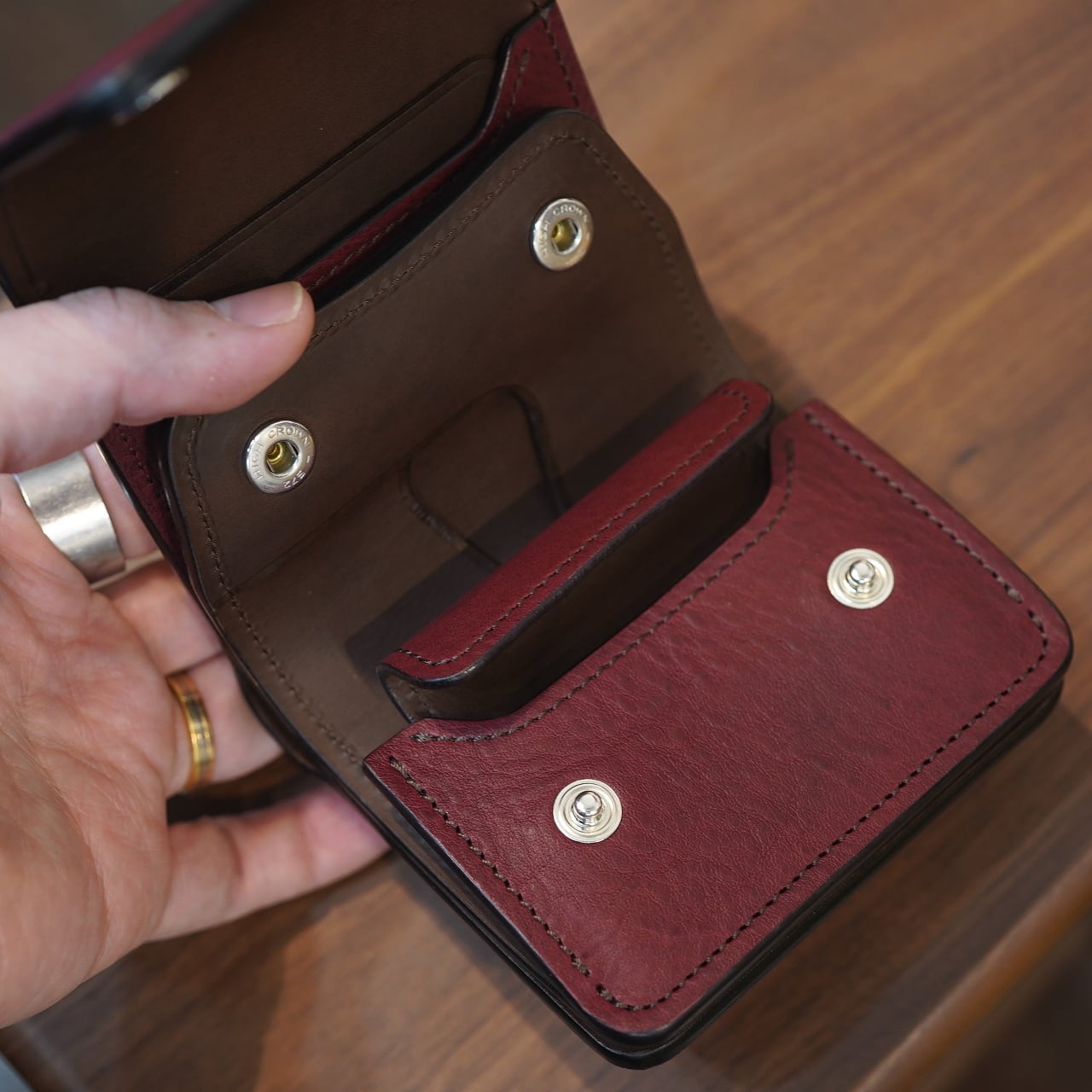 acca bottega Falce ギャルソン三つ折り財布 モスト | CIRCLE online