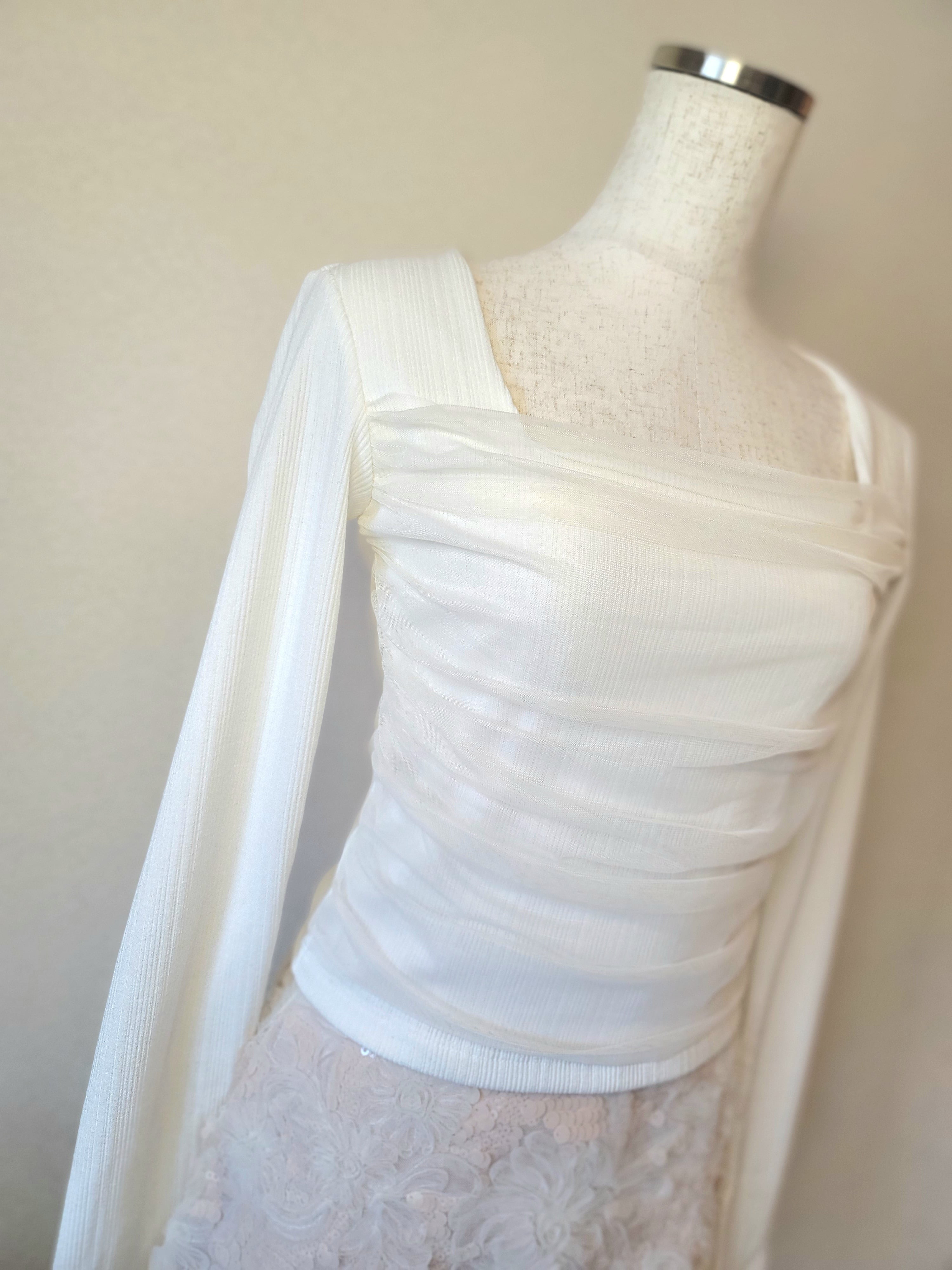 チュールスクエアネック ロングスリーブトップス(アイボリー/ベージュ/ブラック)