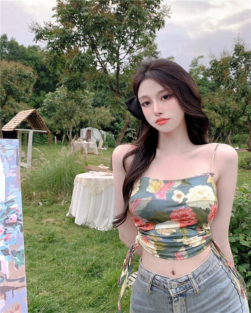 フローラルサマーショートトップス 大人ガーリー スウィート キュート カジュアル 夏物 花柄 ブラックストロベリース34376575158