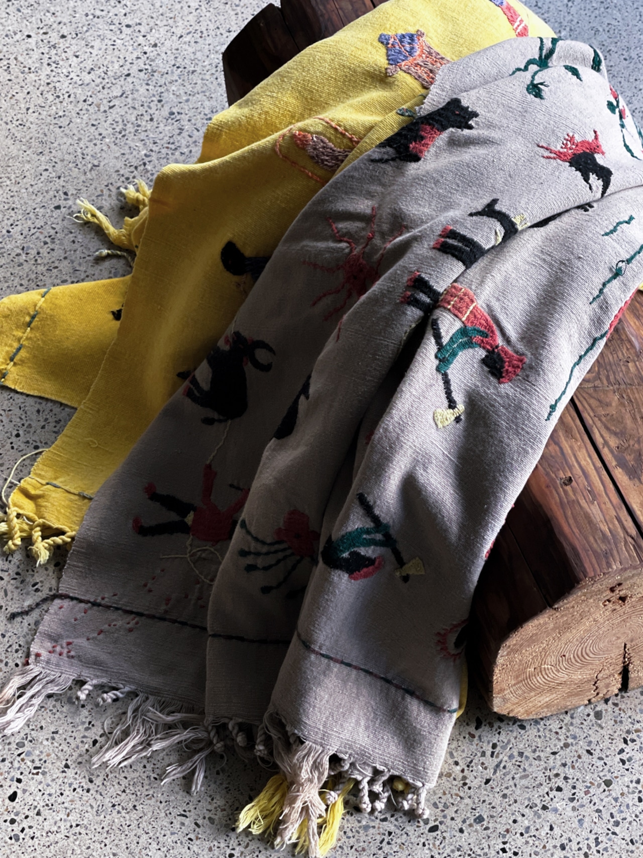 Naga tribe／Stonewashed embroidery rug（Yellow）