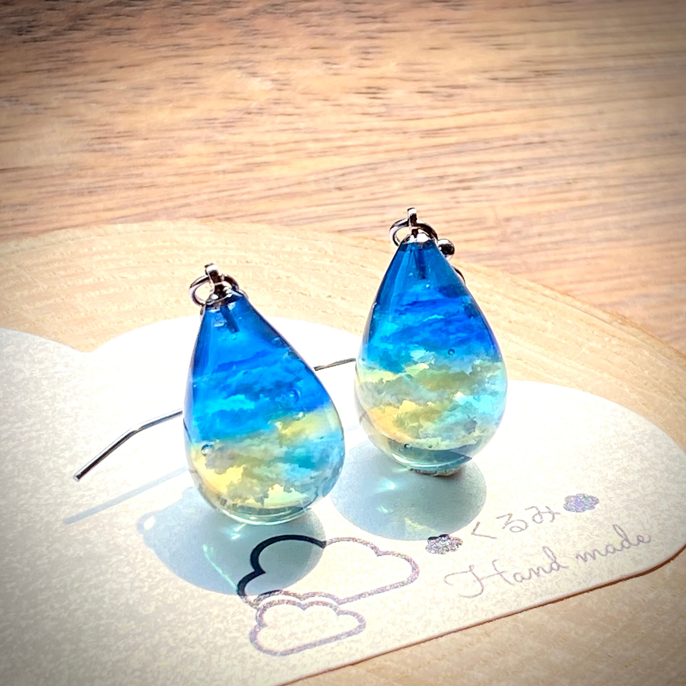 レジンピアス イヤリング 青空 しずく型 | Pay ID