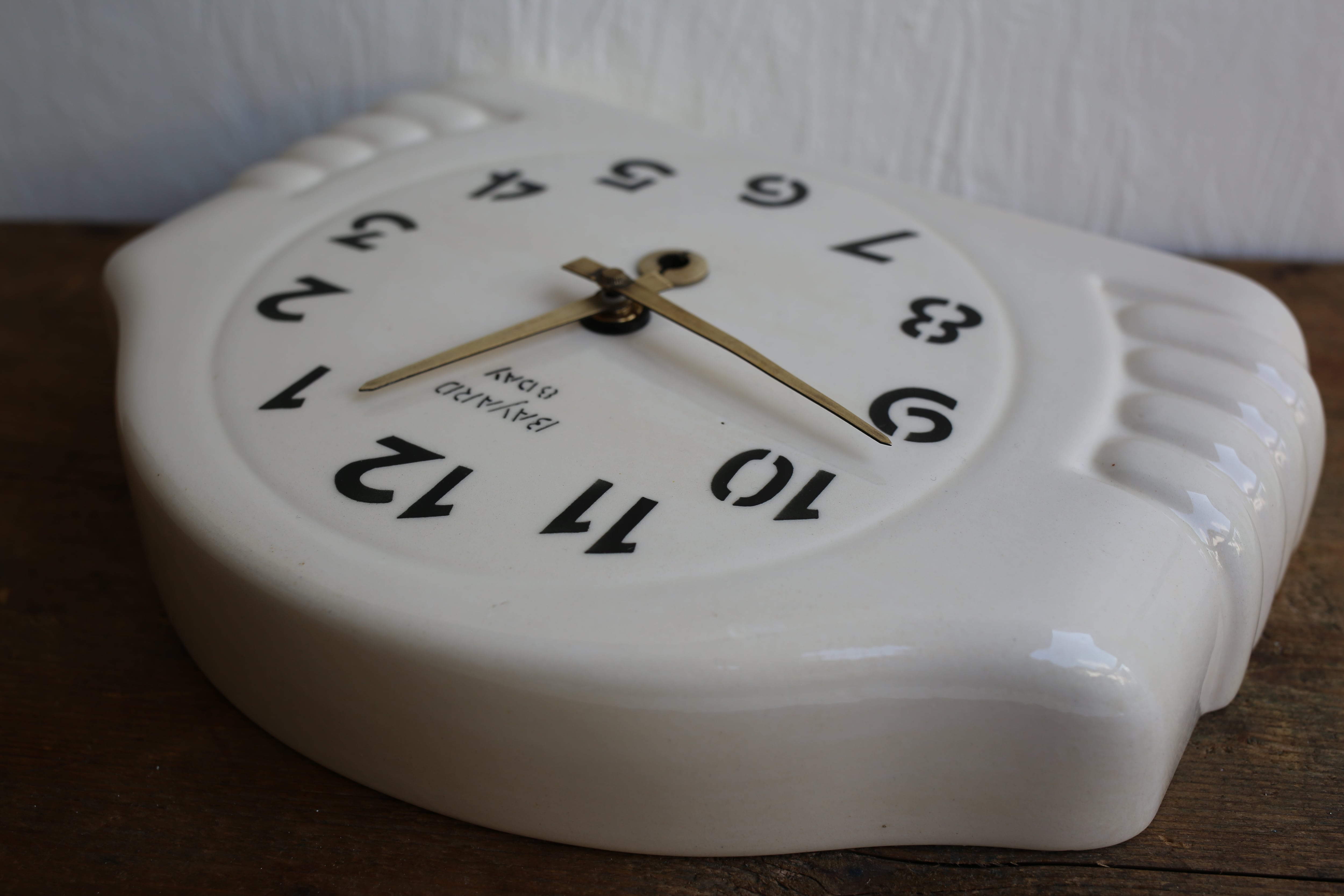 フランス製陶器の時計 036f821a6358442318872f9eec31fa