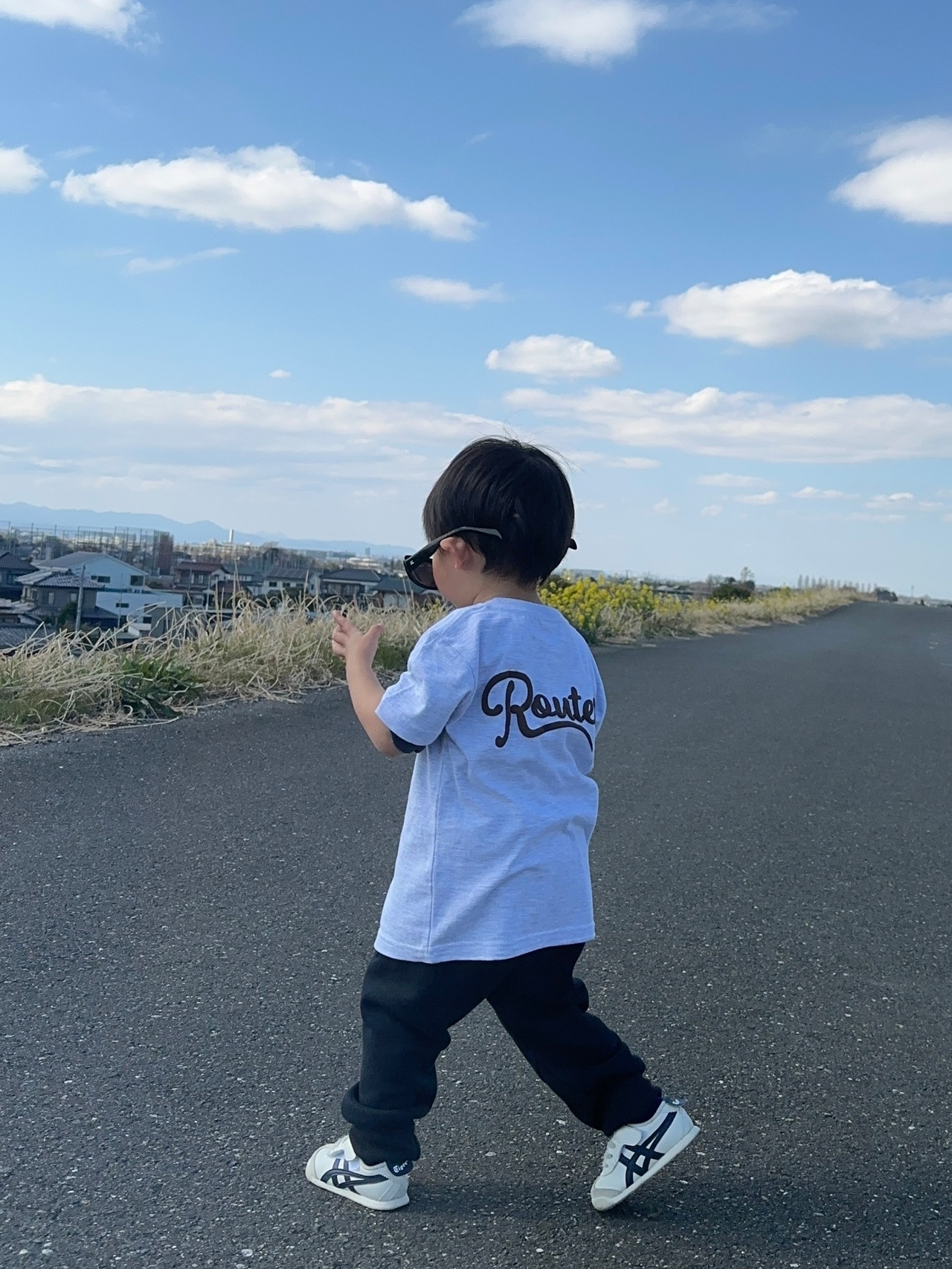(KIDS) ROUTES LOGO  TEE / ASH