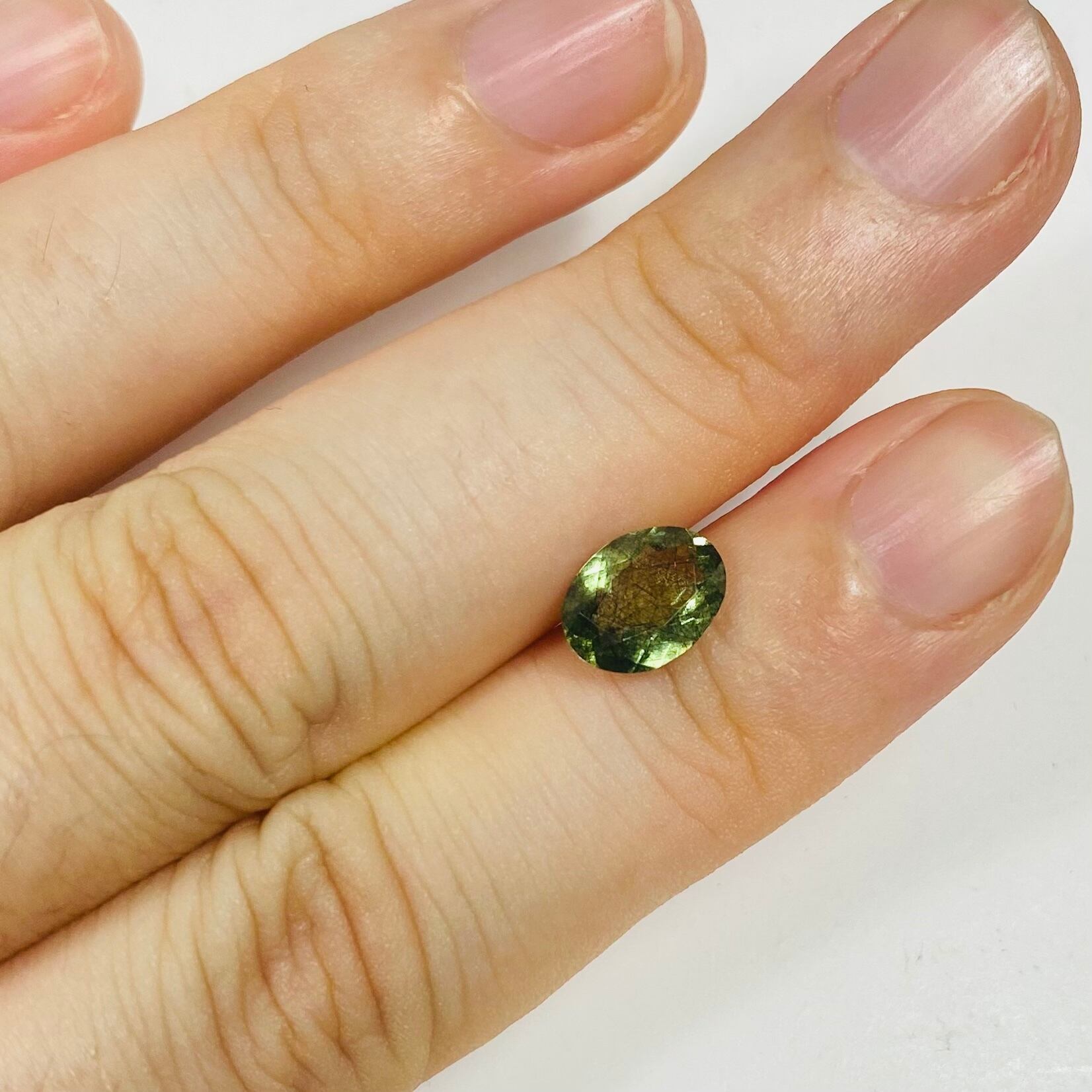 大人ダークな癒しのグリーン　ルドウィジャイトインペリドット