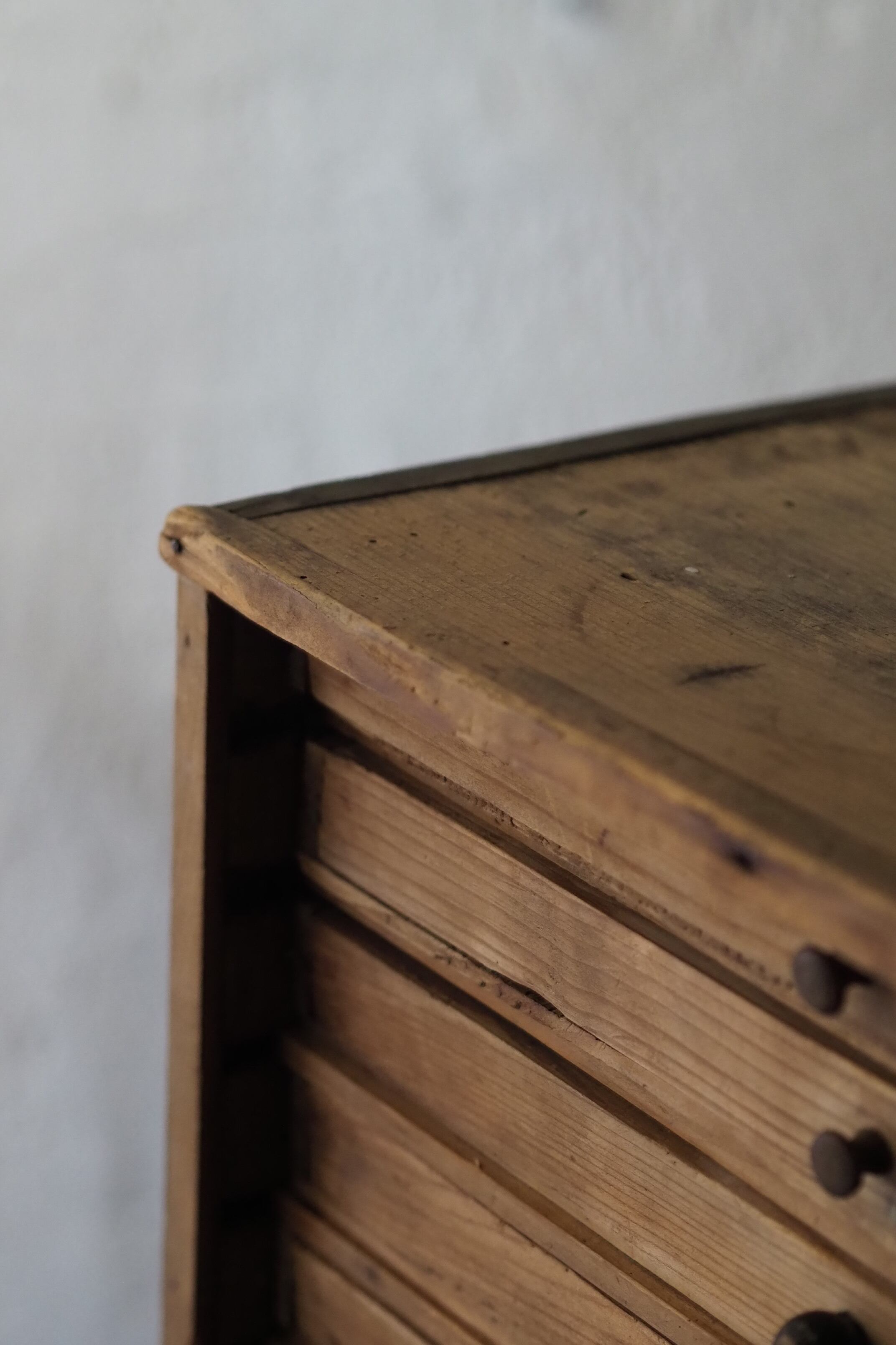 アンティークな手提げ付小引き出し アンティークパイン小引き出し-antique pine drawer | アンティーク