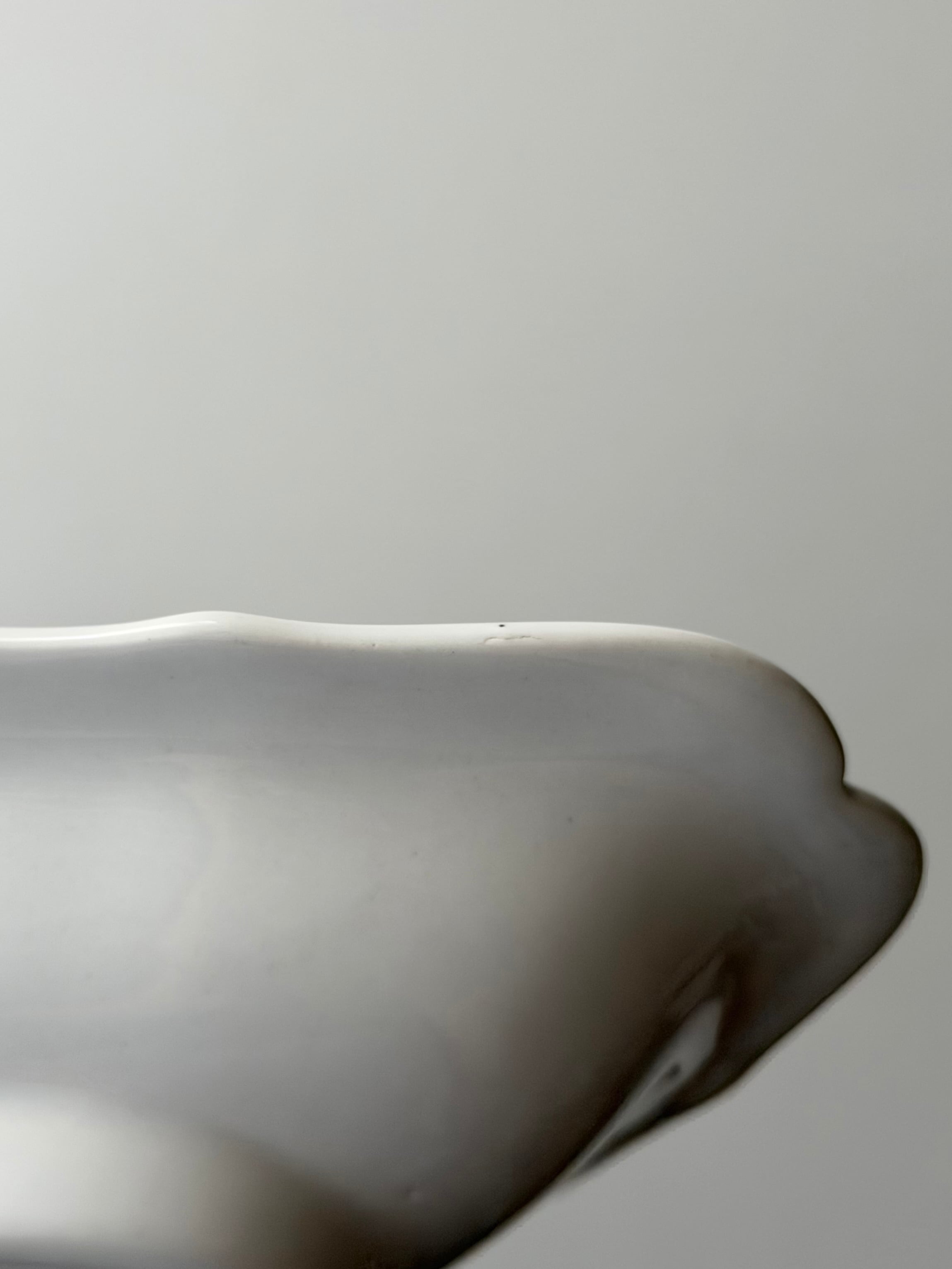 Gien ジアン / 白釉の美しい花リムラヴィエ b | VIRON antique