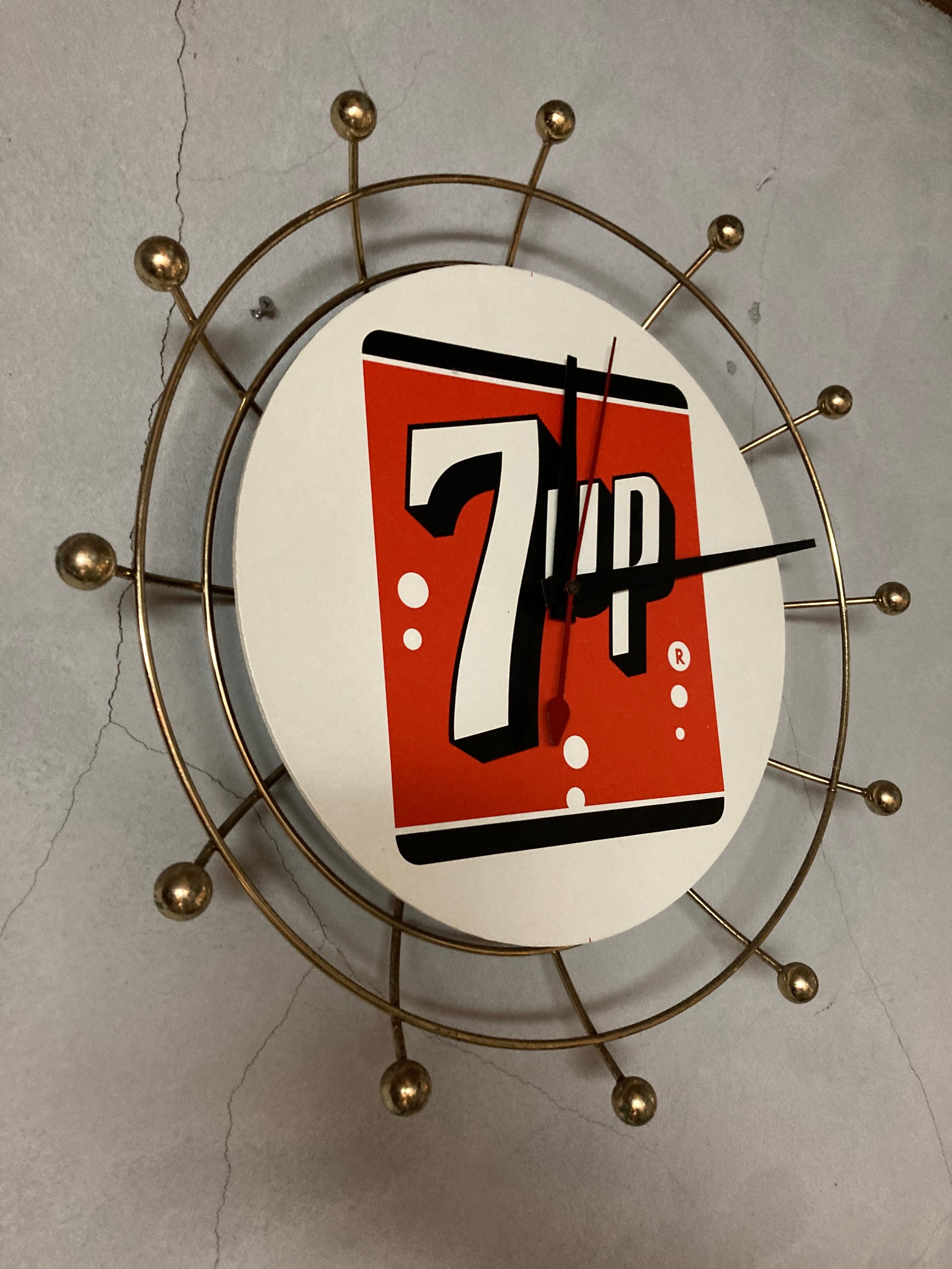 50s VINTAGE 7UP  WALL CLOCK  (beady antiques)
