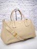 ◆PRADA プラダ VITELLO DAINO A4対応 大容量 2way クロスボディ レザー トート ハンド バッグ ベージュ◆ クロスボディ仕様の万能モデル♪