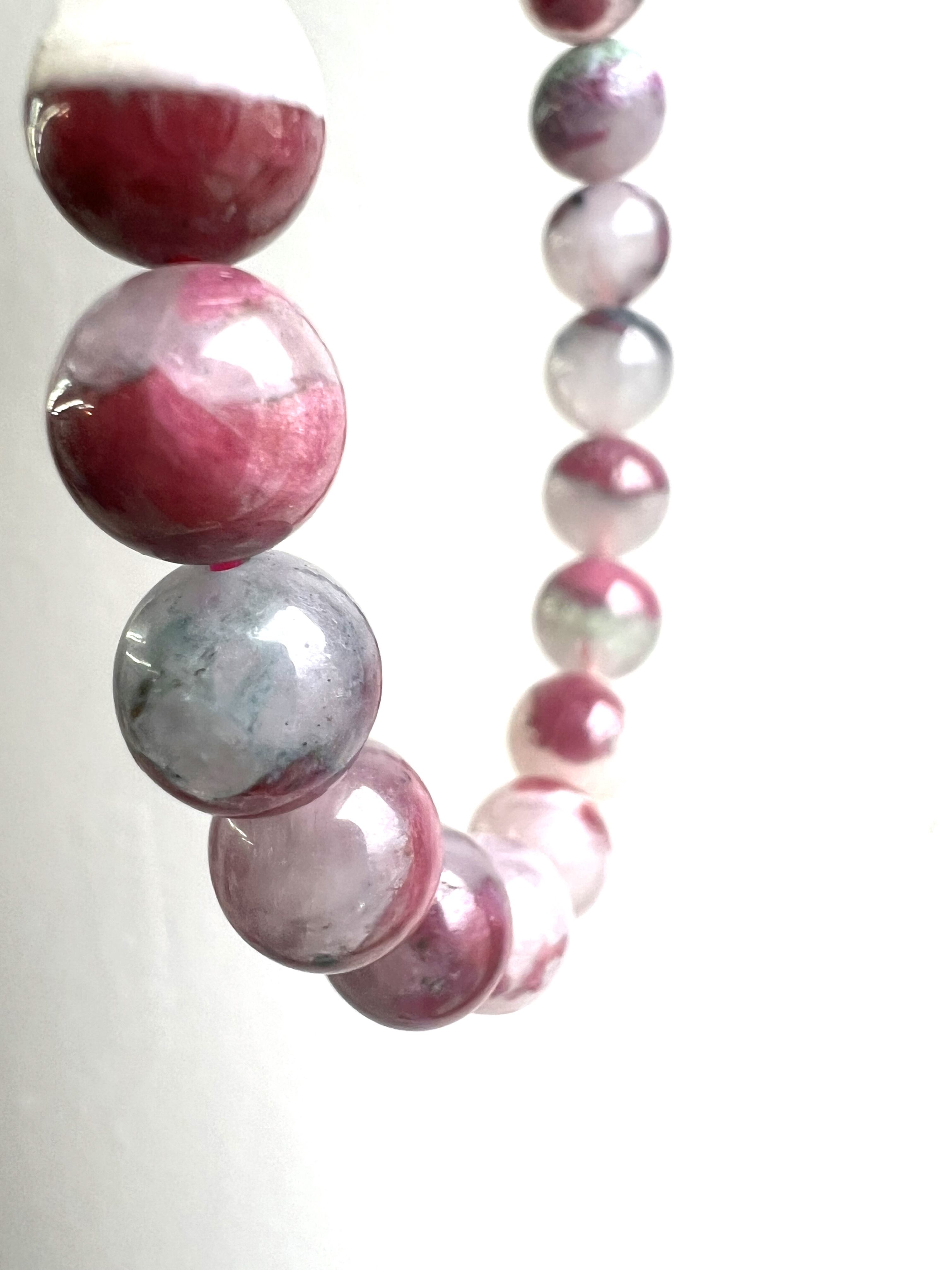 0615146 天然ルビーインクォーツ鹿彫りペンダント45ミリ