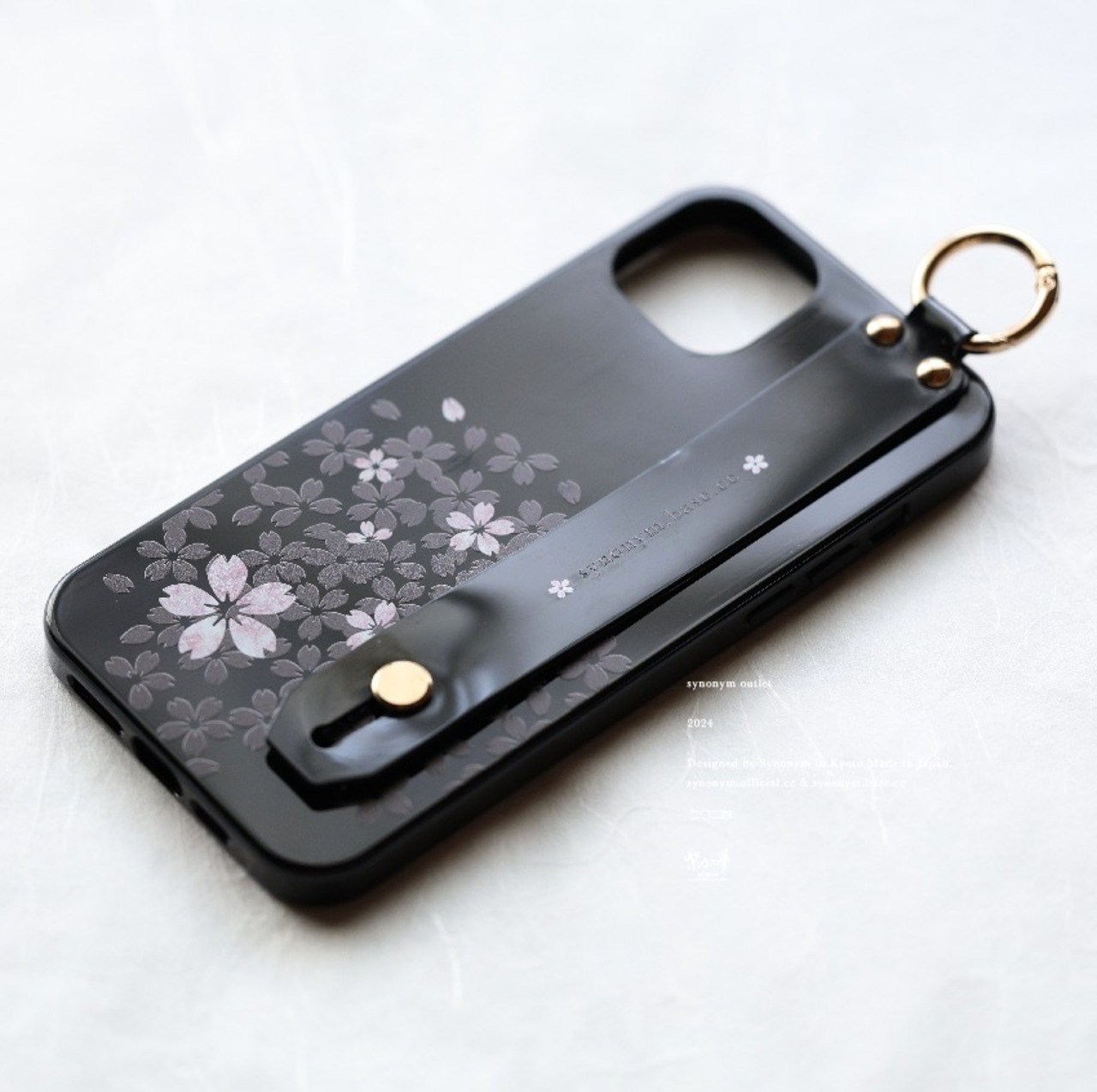【iPhone14Plus/OUTLET】夜桜 - 和風 立体型 ハンドベルト付ソフトiPhoneケース