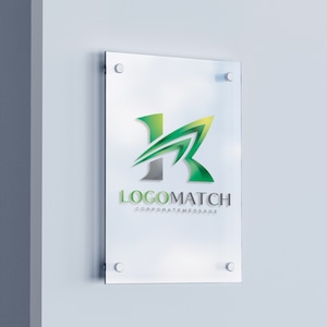 上向きに力強く上昇するKのロゴ