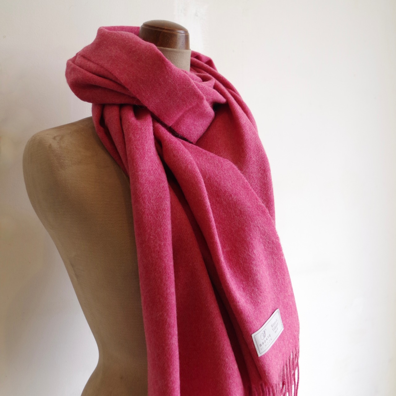 Bronte by Moon　Merino Wool Plain Shawl