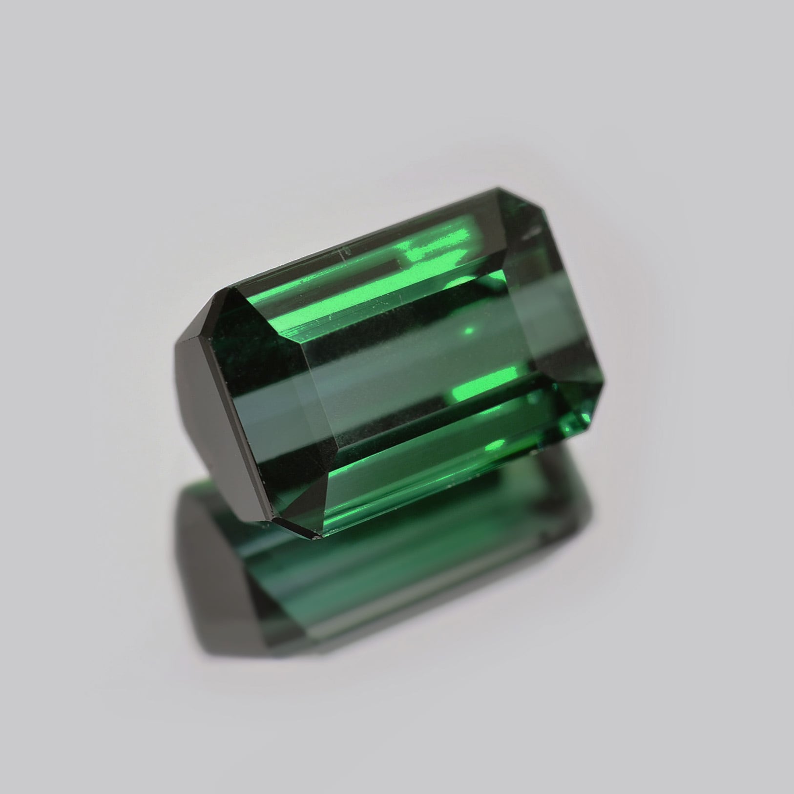 ソ付 バイカラー トルマリン 2.438ct ルース オクタゴン ソ付 バイカラー トルマリン 2.438ct ルース オクタゴン