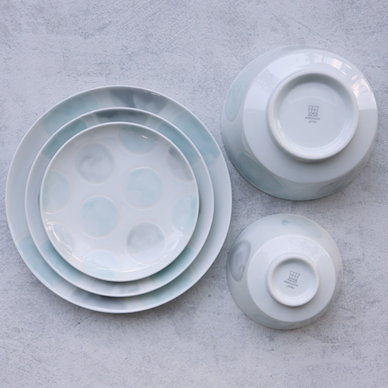 波佐見焼　18ｃｍプレート　みずたま水色　21-109