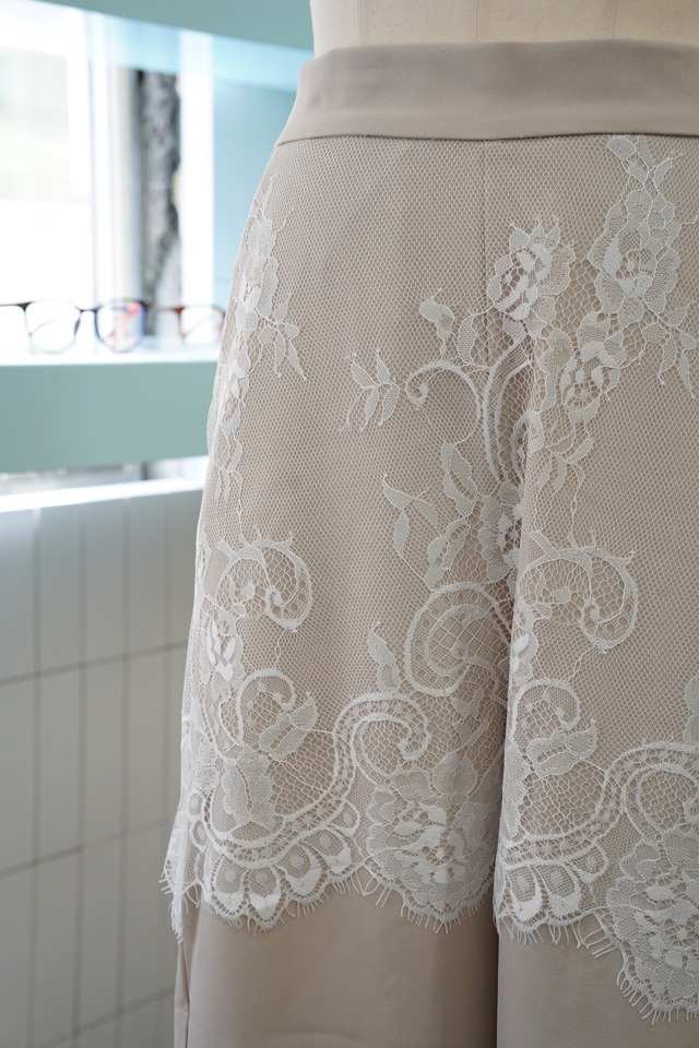 LACE DOCKING PANTS