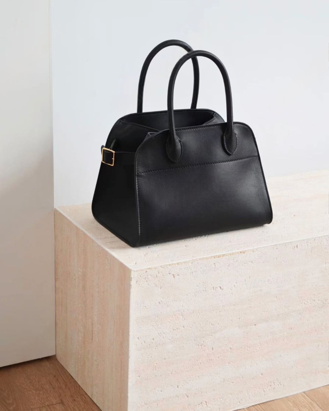 クラシックレザーミニハンドバッグ