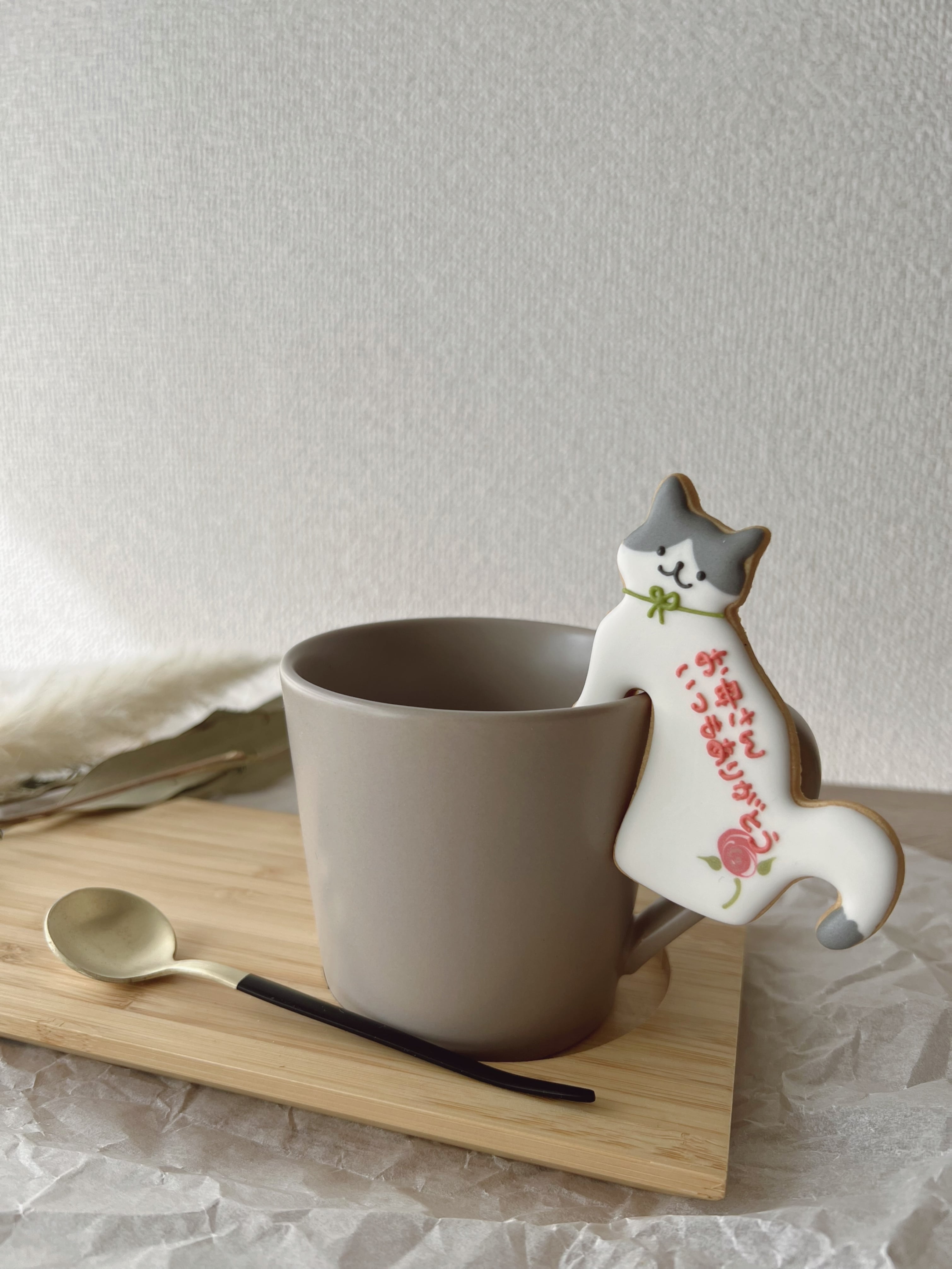 【母の日】カップの縁にかけられるクッキー
