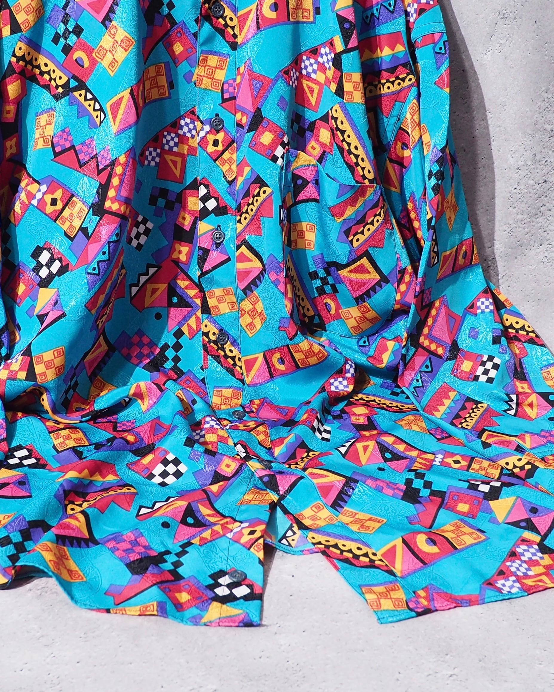 1990s Beautiful Geometric patterns vintage Drape loose shirt