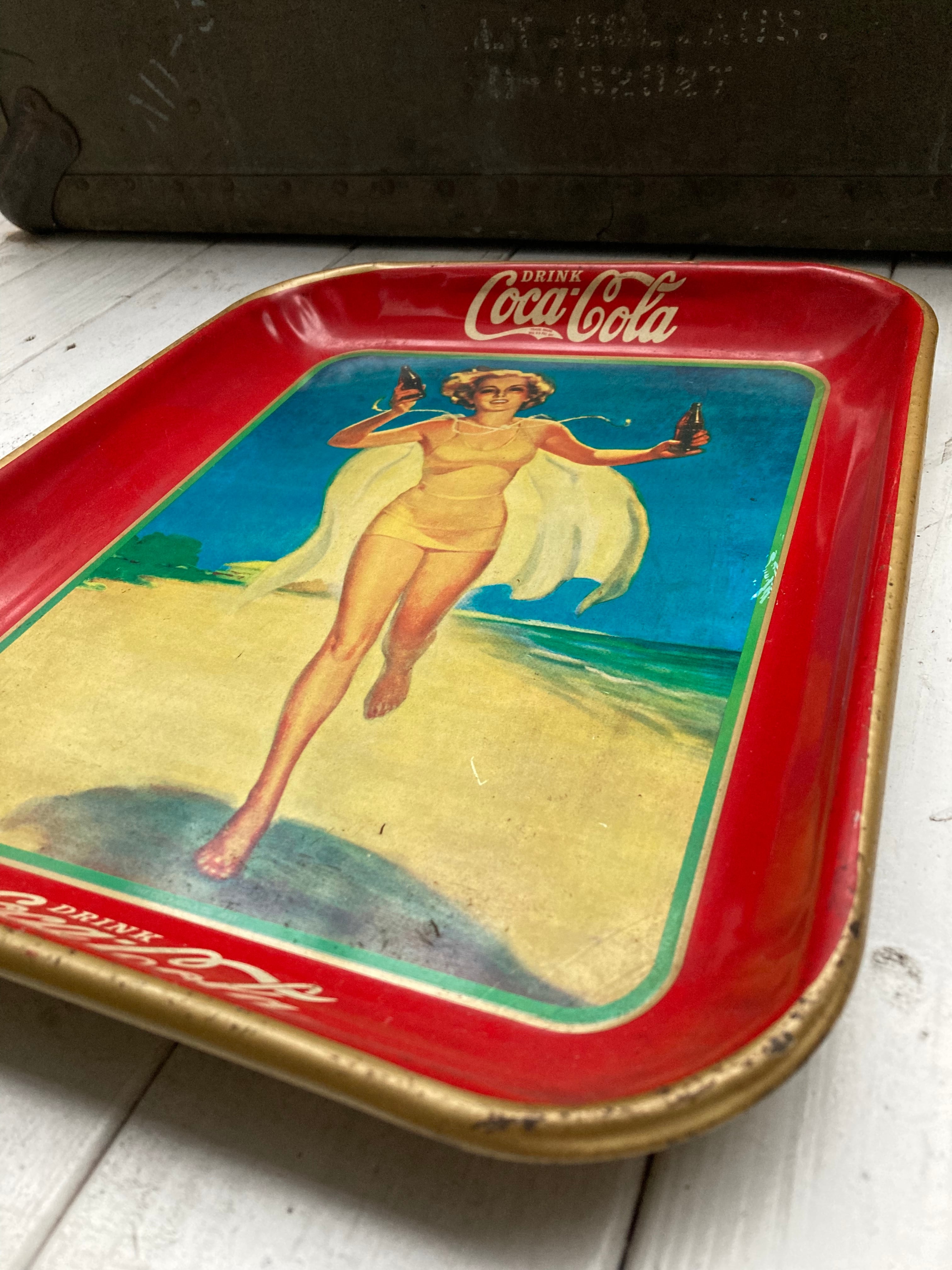 VINTAGE Coca-Cola tray   (beady antiques)