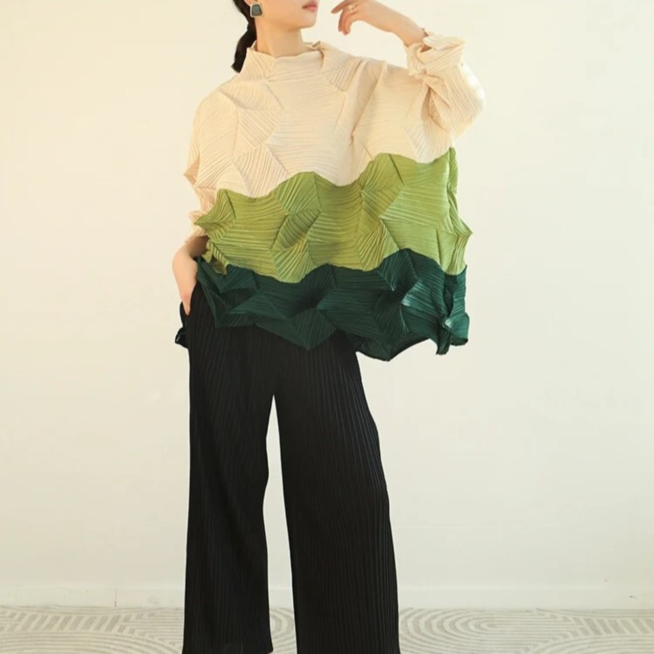 Irregular Pleated Pullover Tops / イレギュラー プリーツ プルオーバー トップス