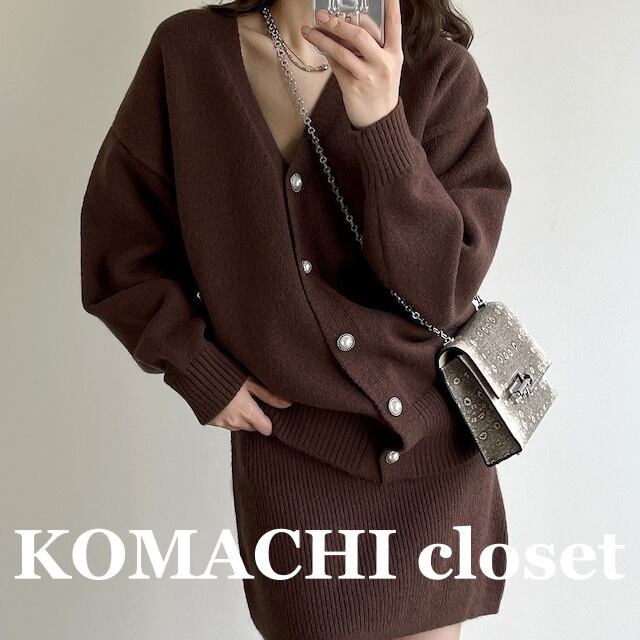 【送料無料】 カーディガン キャミソールワンピース セットアップ 2点セット 黒 韓国 レディース オルチャン ニットセットアップ パールボタン ニット ブラック 茶色 グレー ブラウン 白 オフホワイト ミニワンピース ニット2点セット 細身 スクエアネック 谷間が見える 女子会 可愛い 大人可愛い きれいめ オトナ女子 秋冬 秋 冬 春 暖かい フリーサイズ 大人カラー 食事会 10代 20代 30代 40代 デート 着回し 着痩せ モテ こなれ感 抜け感 ラフ 定番