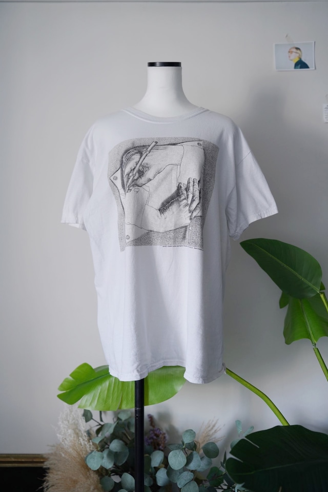 エッシャー　 tee White