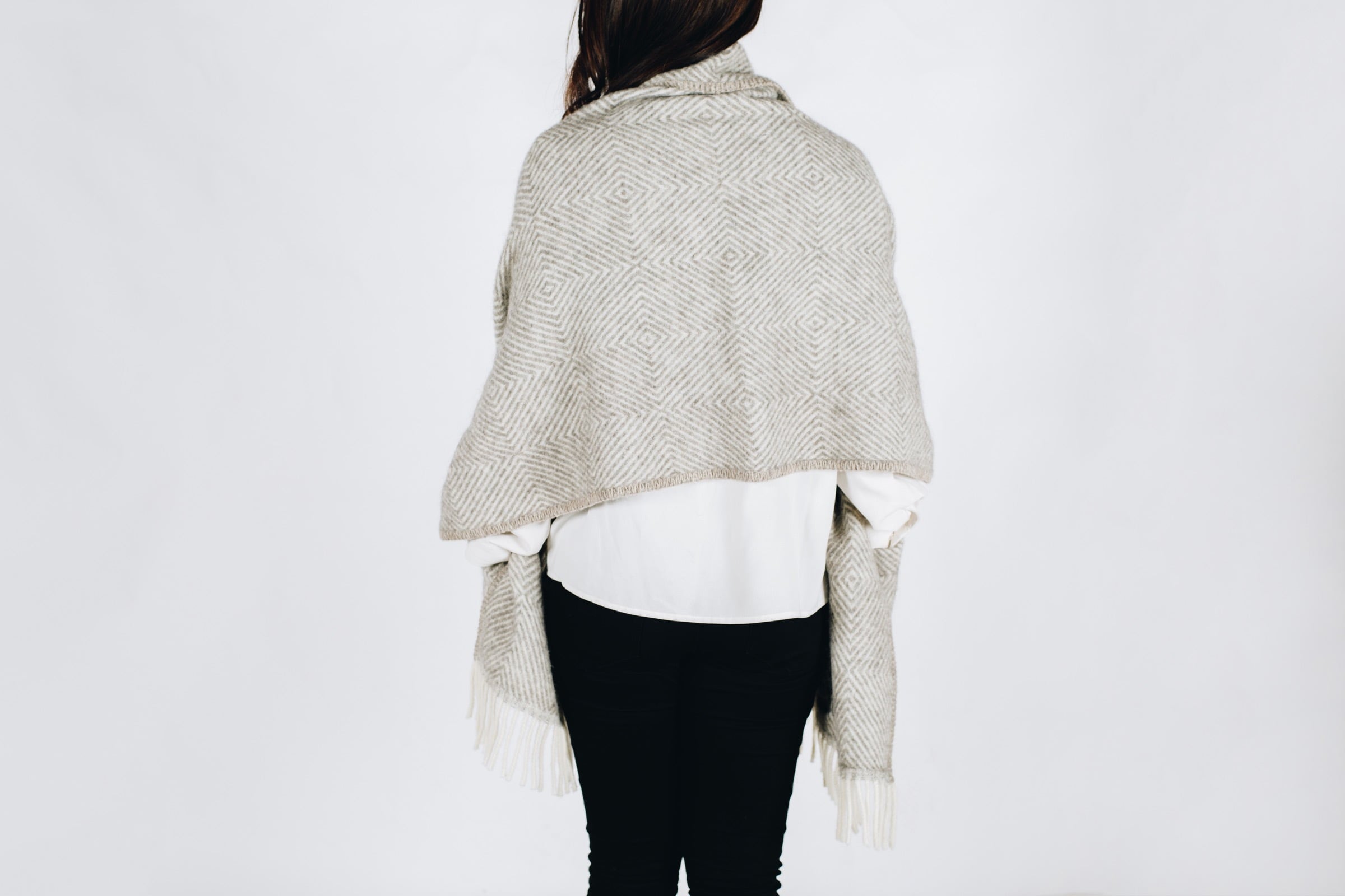 LAPUAN KANKURIT｜MARIA POCKET SHAWL ｜ラッピング・送料無料 | 眠家