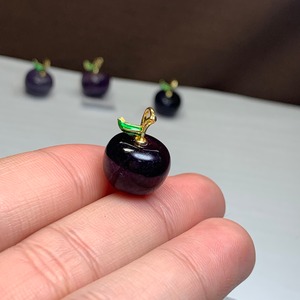 26.フローライトりんご・ペンダントトップ