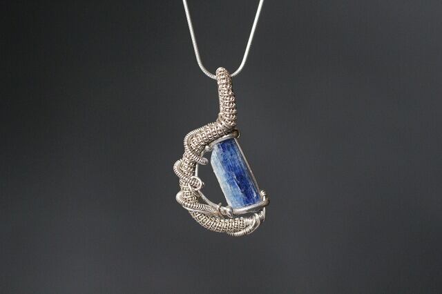 Kyanite silver925 wirewrapping pendant