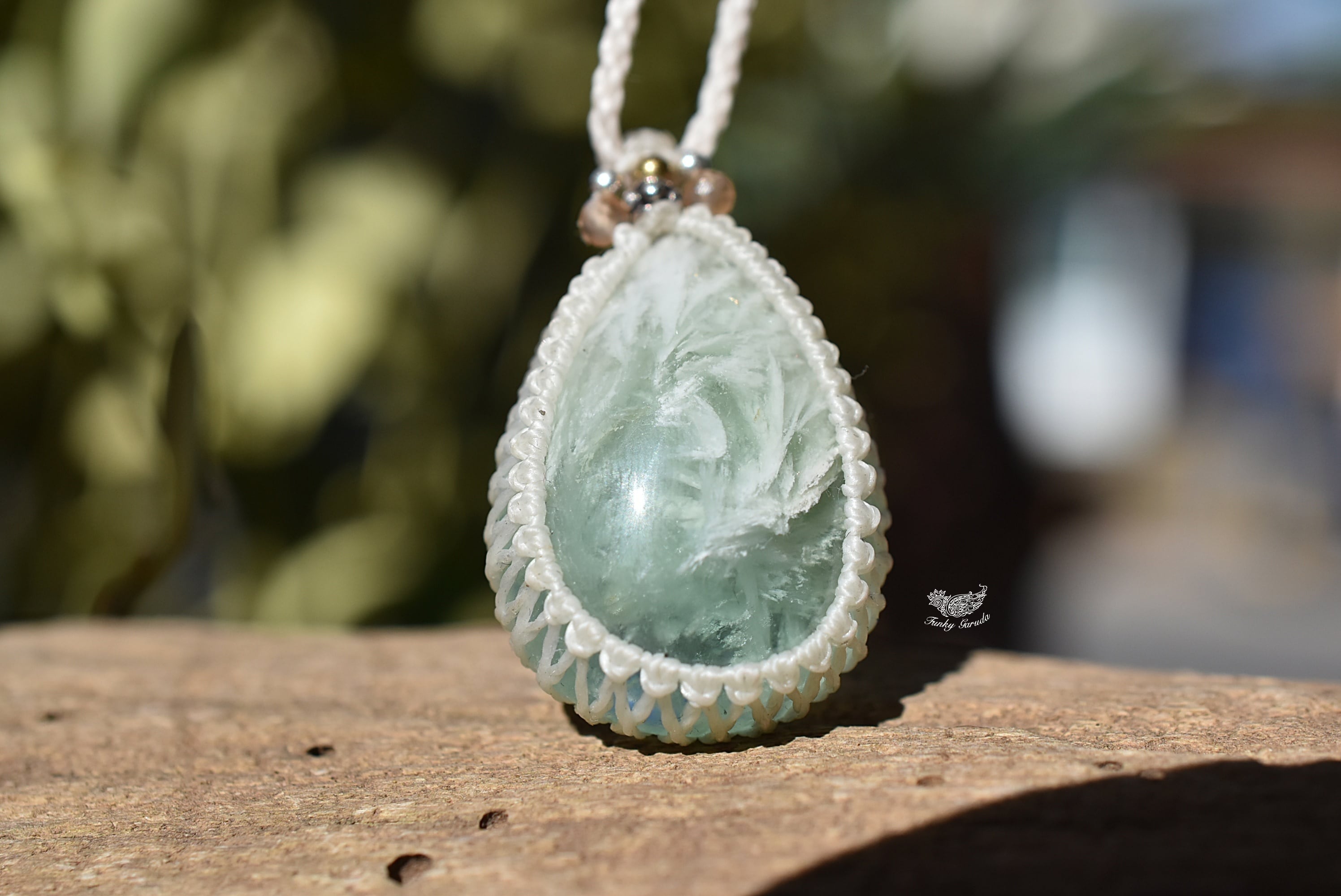 エンジェルフェザーフローライトマクラメ編みネックレス♡希少2色